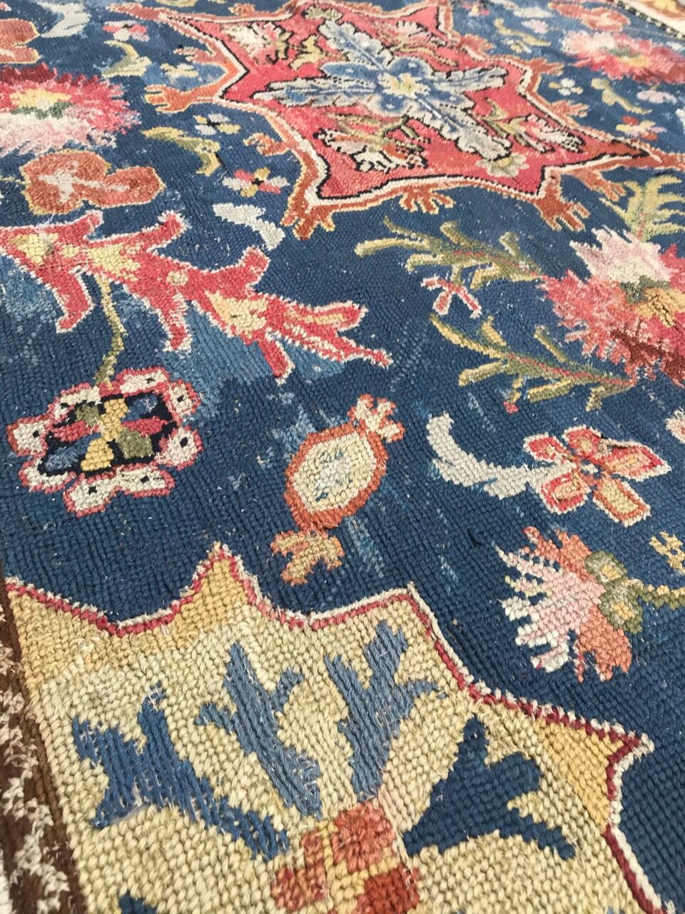 Ancient Portuguese dot rugiola 168x258 cm