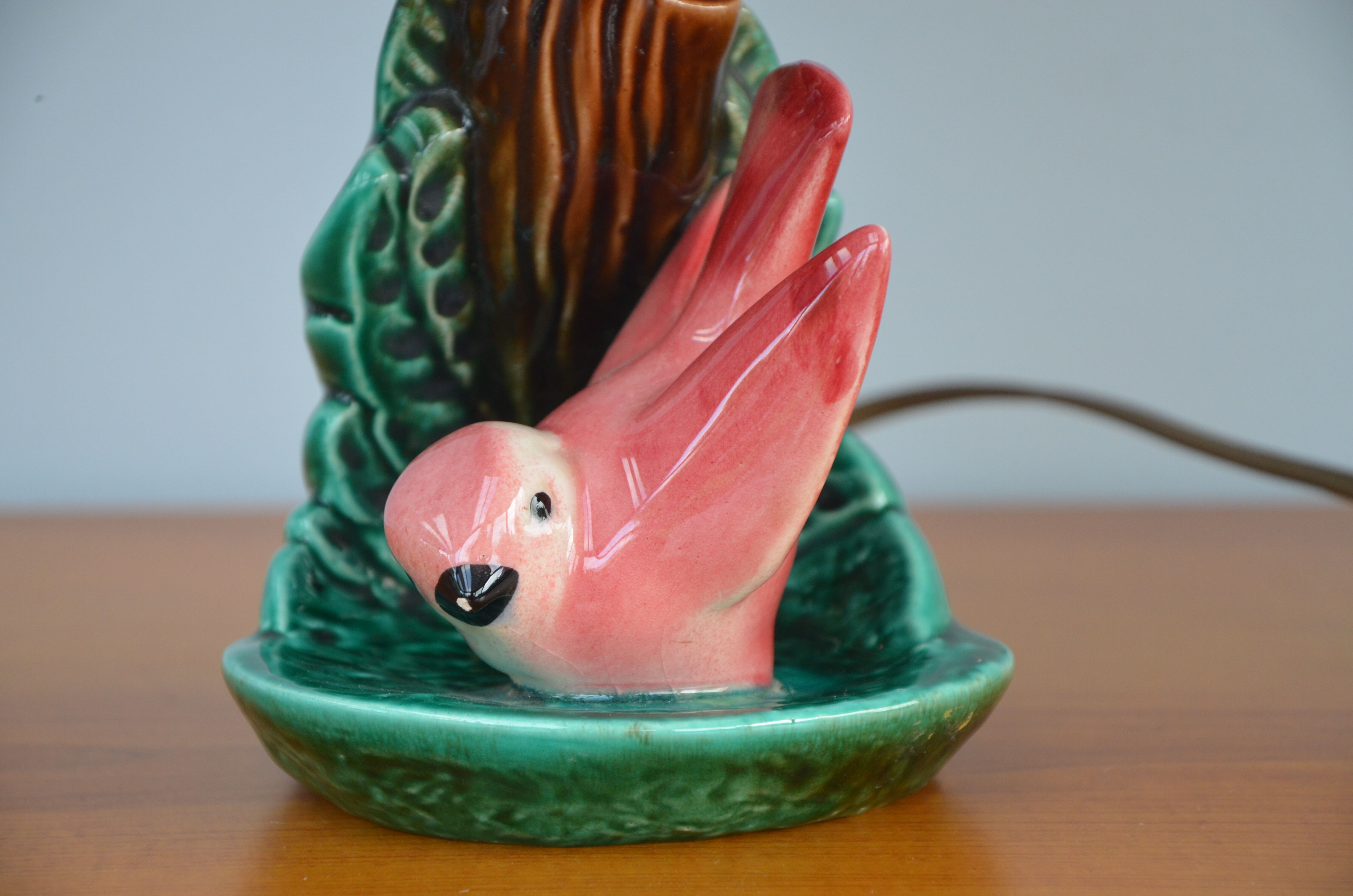 Barbtine lamp with little pink bird