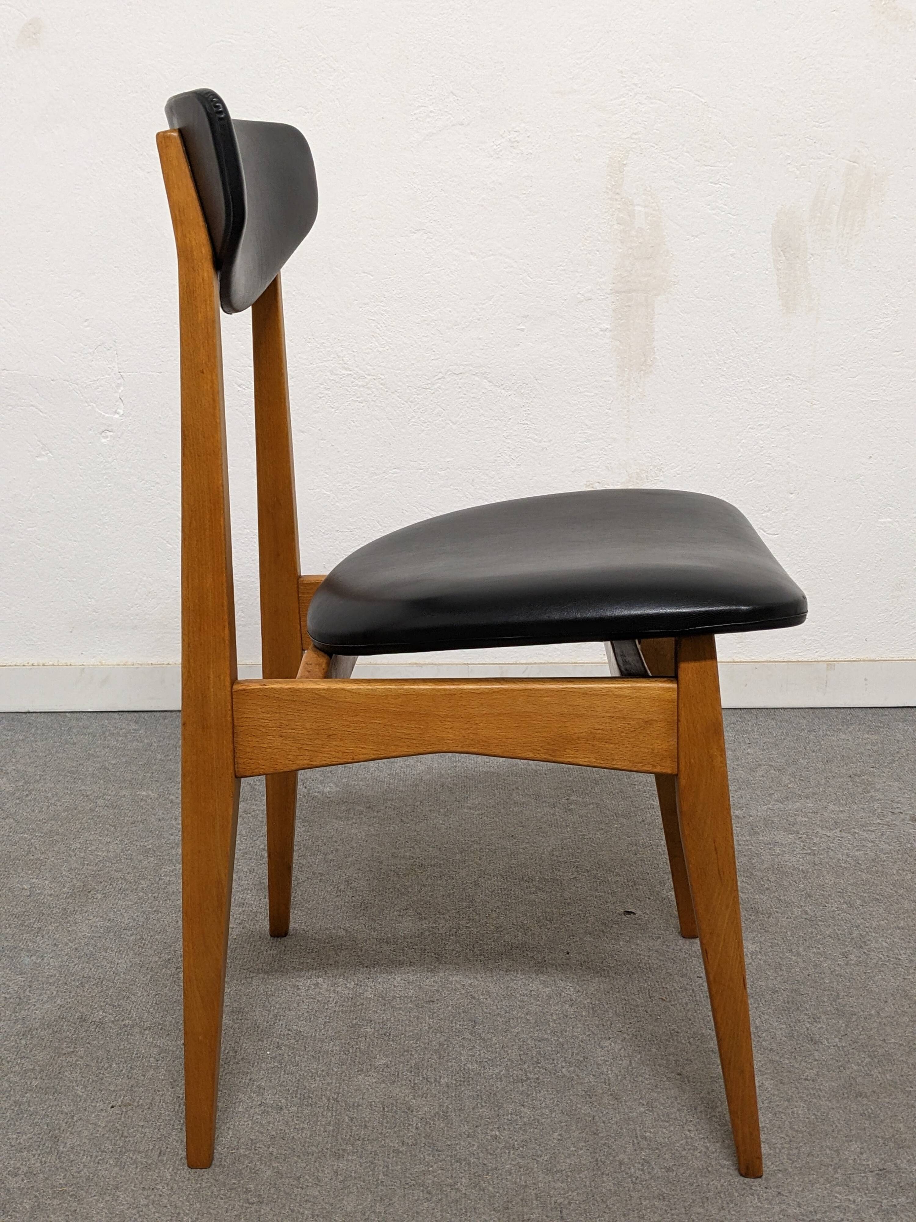 Series of 4 vintage chairs from the 50s/60s