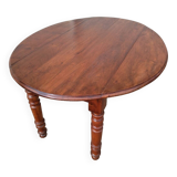 Extendable oval table