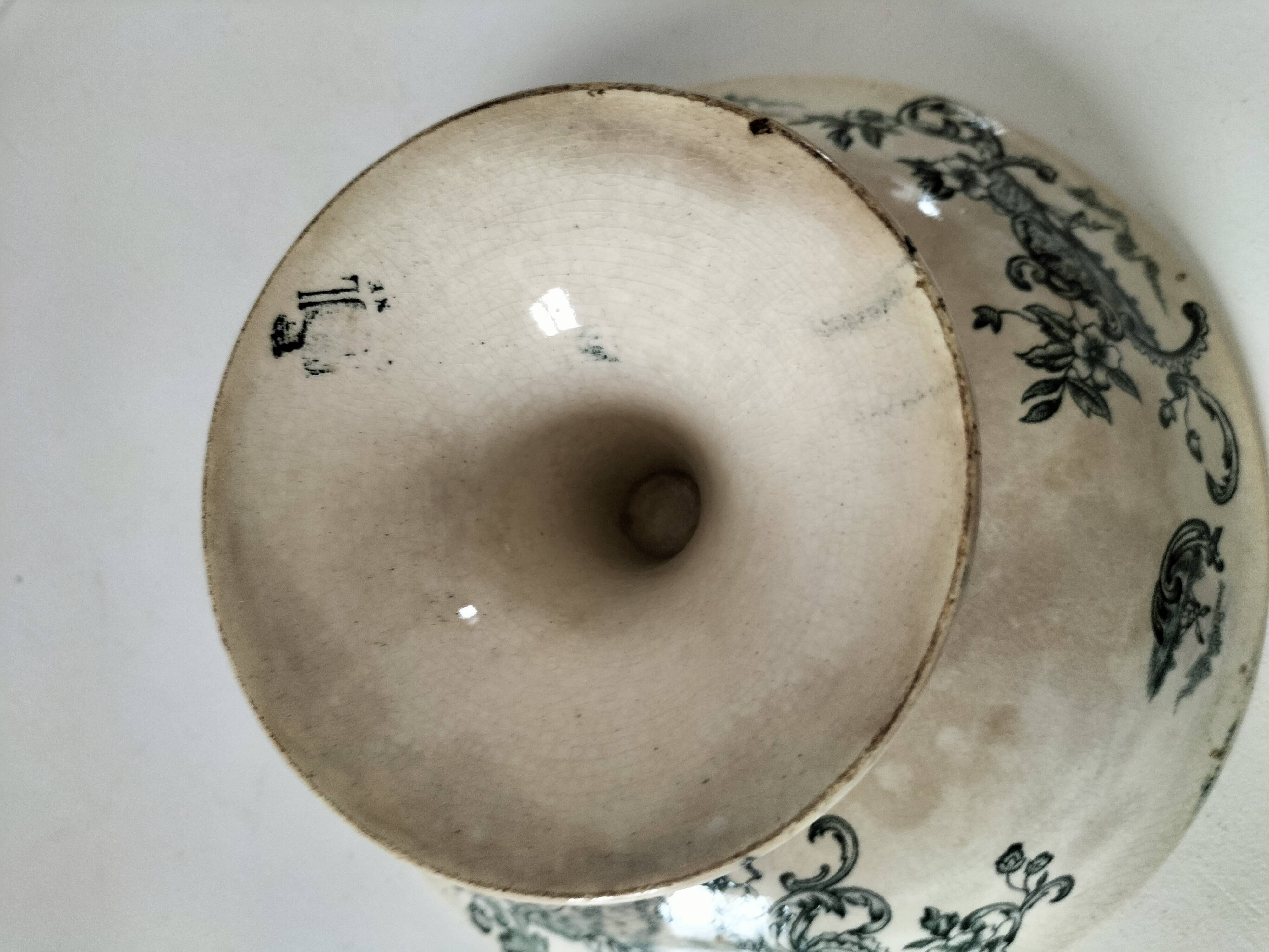 Fine earthenware bowl on a pedestal base – Grigny factory, circa 1830–1860