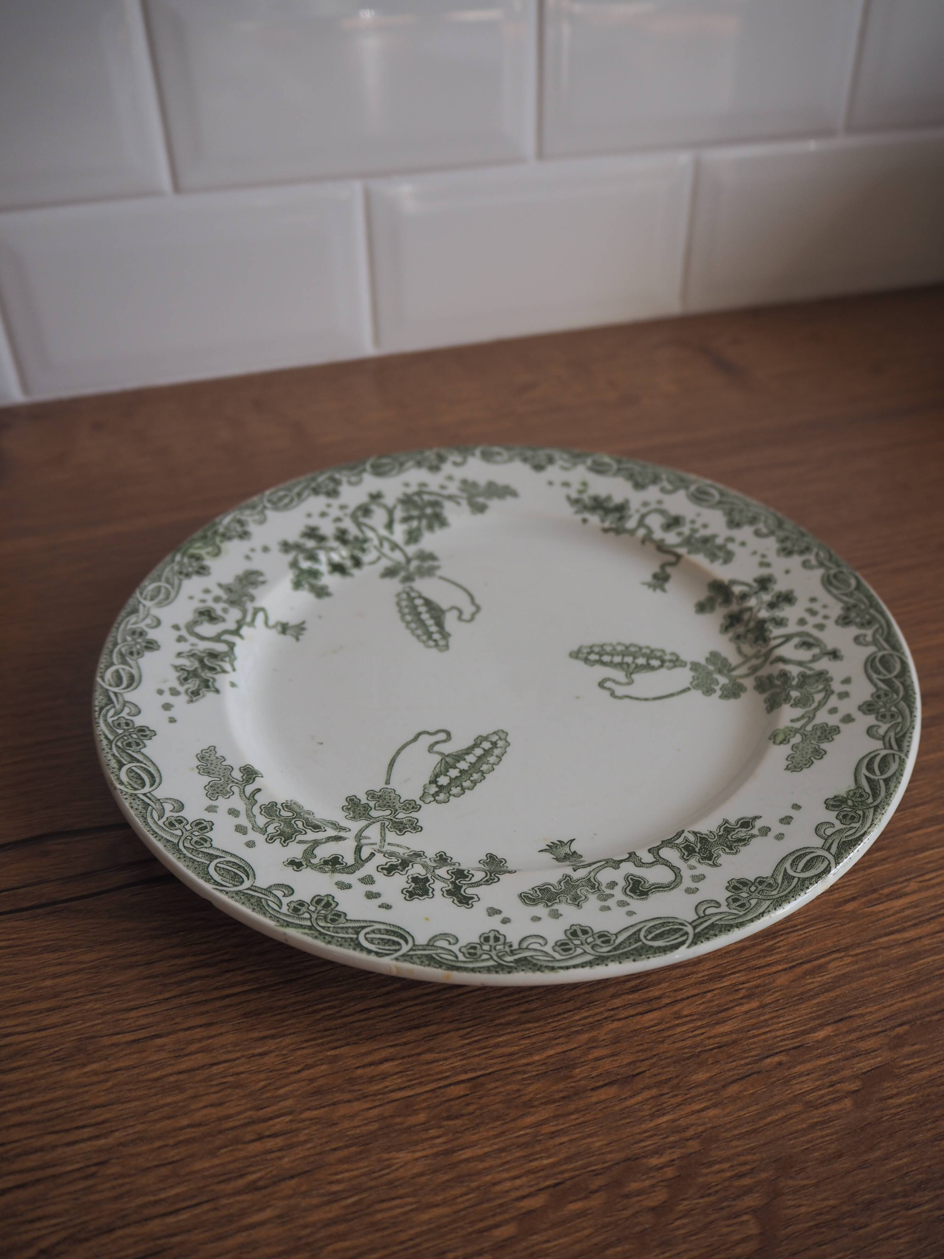 Assiette fleurie St Amand et Hamage