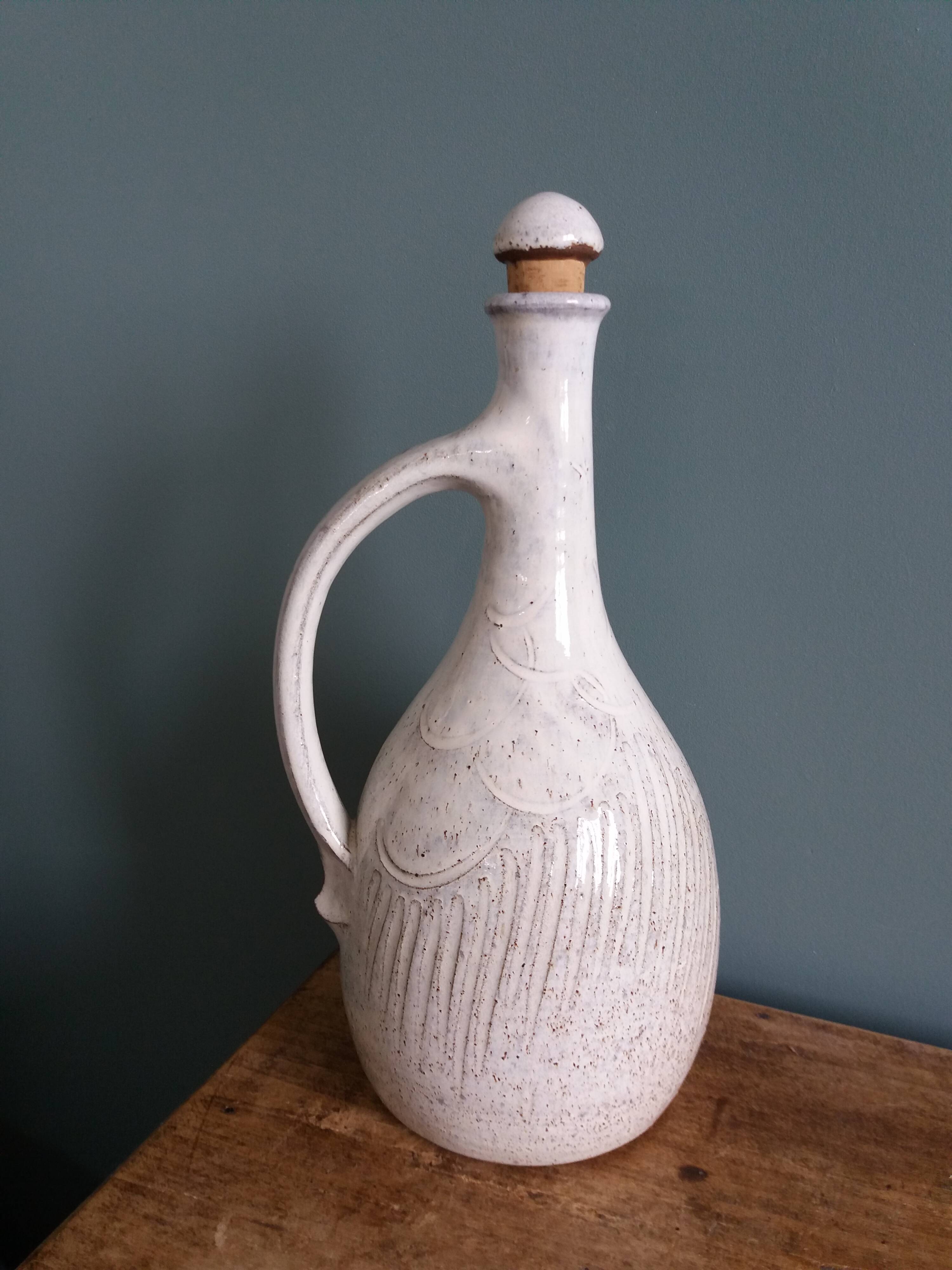 Pichet signé Colotte à Combret