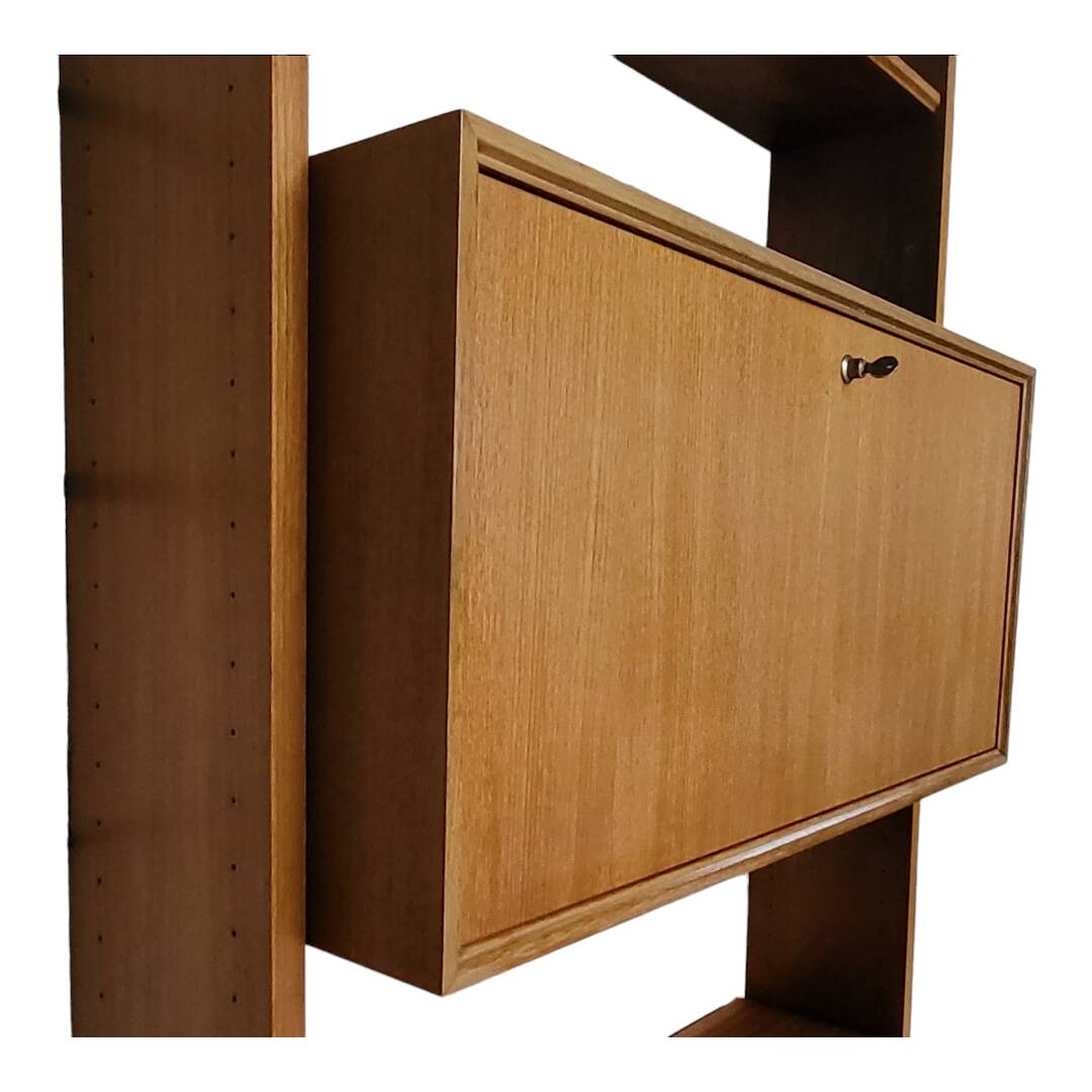 Etagère avec meuble-bar