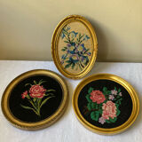 Set of 3 round frames with cross-stitch flowers