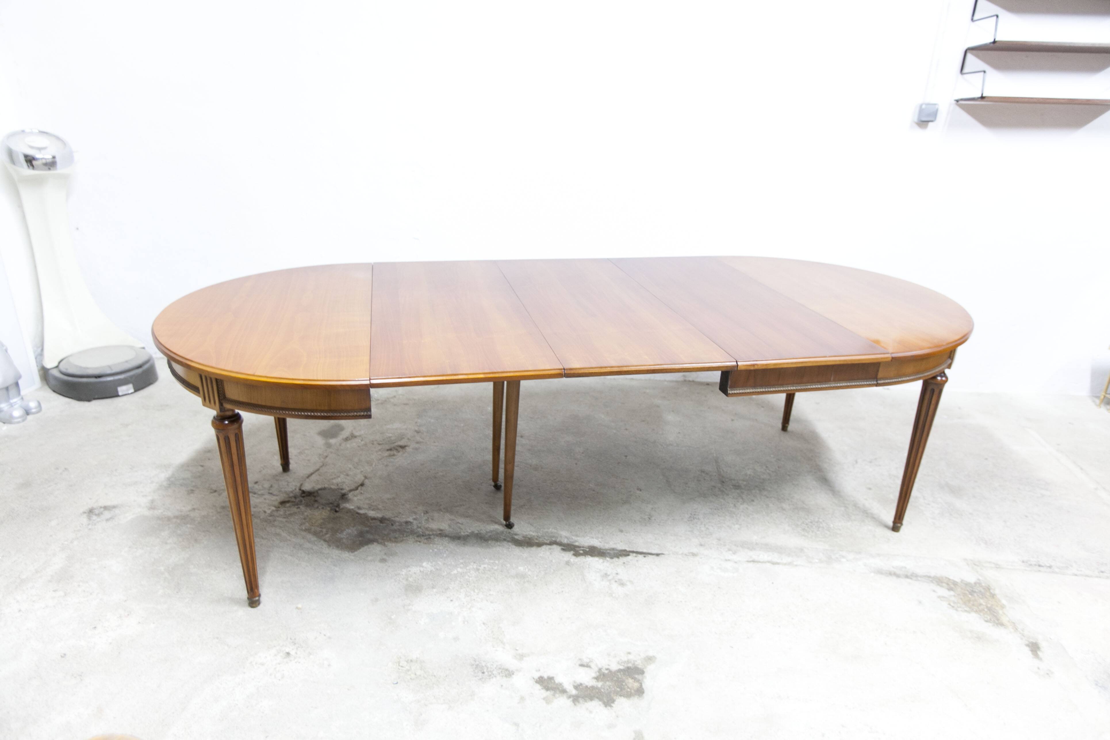Louis XV round table + 3 extensions 115 cm max 2m50