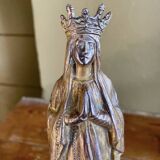 Virgin Mary crowned in metal and brass