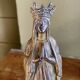 Vierge Marie couronnée en métal et laiton