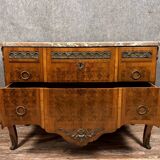 Commode sauteuse Transition estampillée en marqueterie de bois nobles