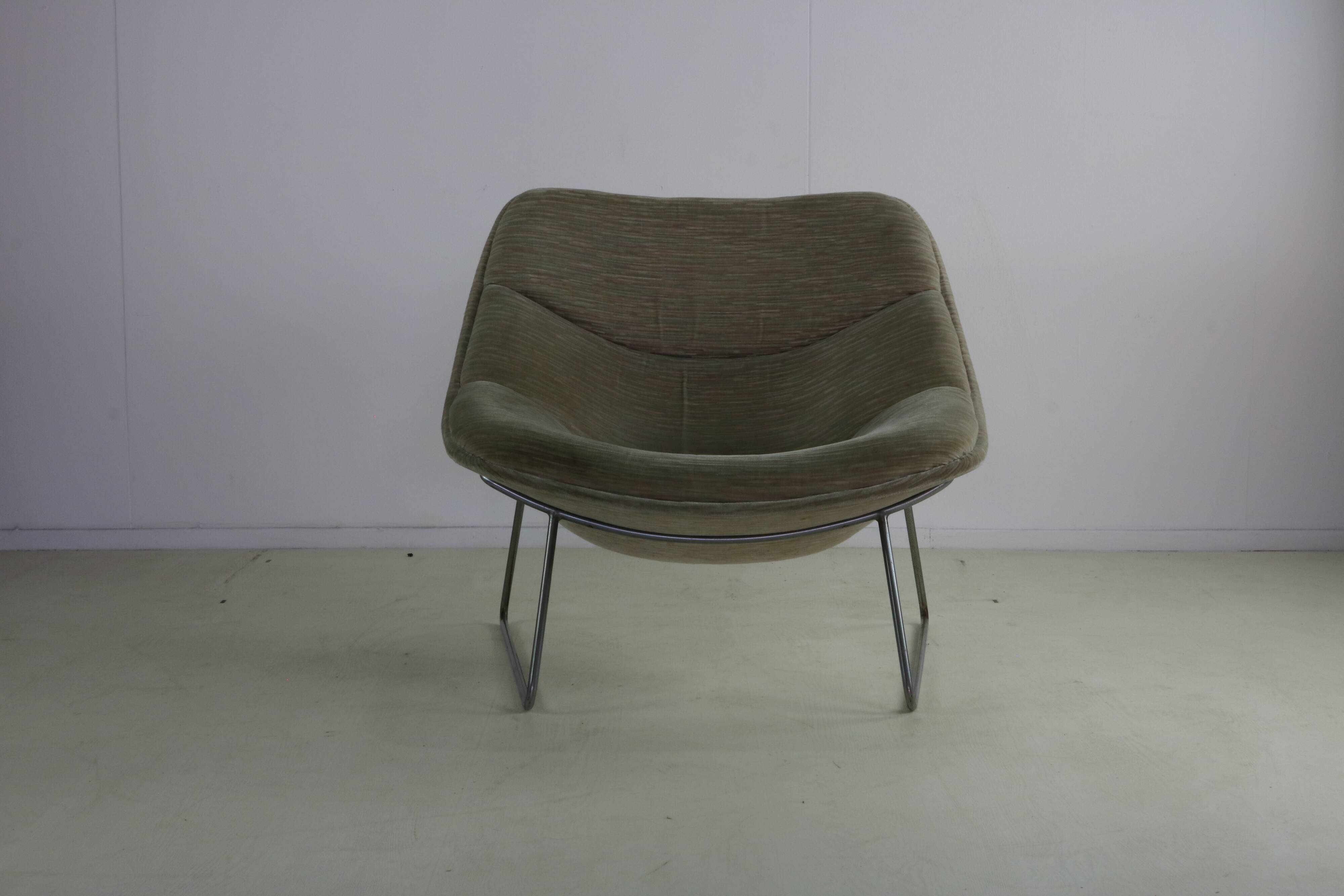 Sixties design lounge chair by Pierre Paulin for Artifort