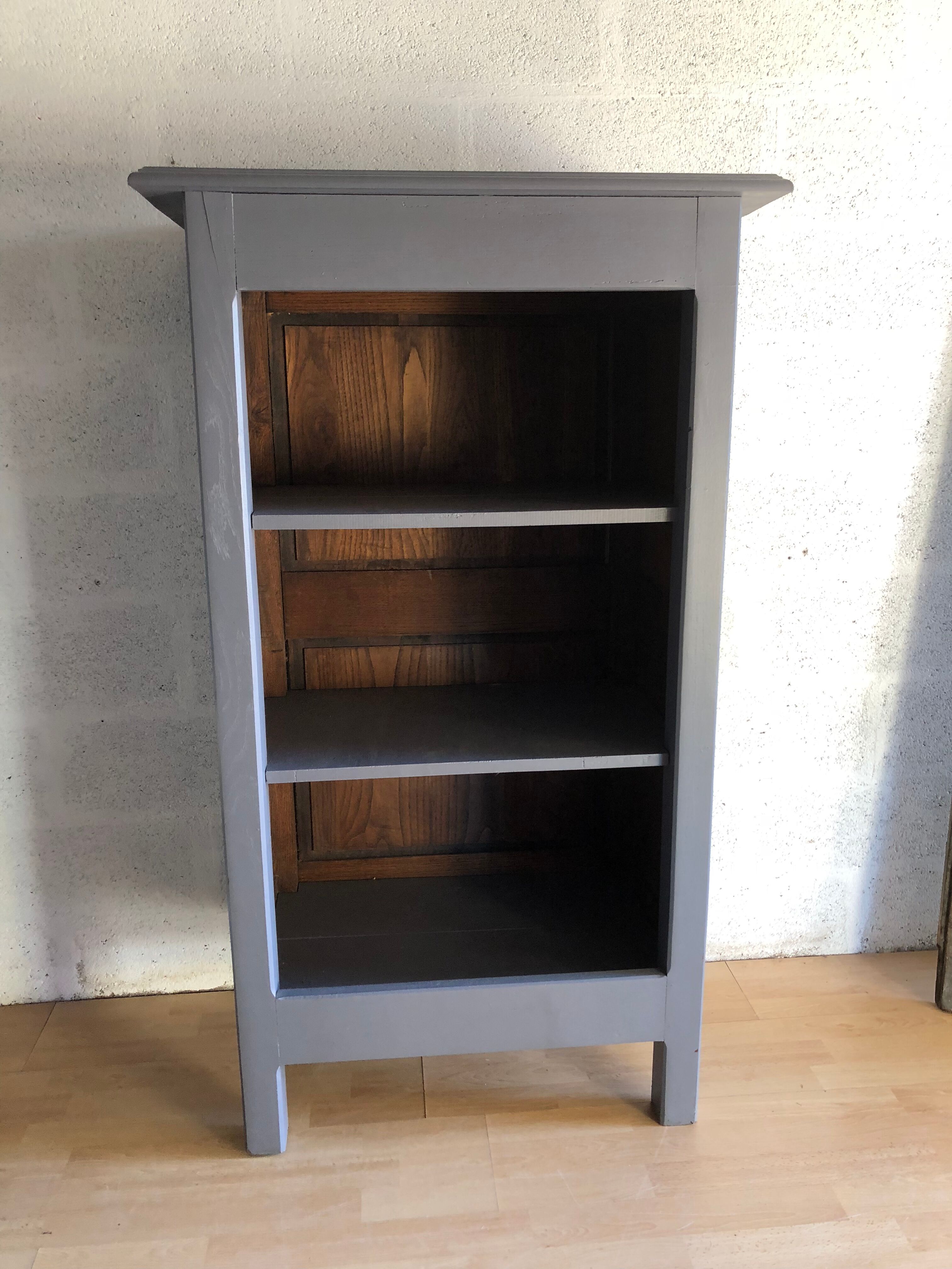 Library gray vintage bibus
