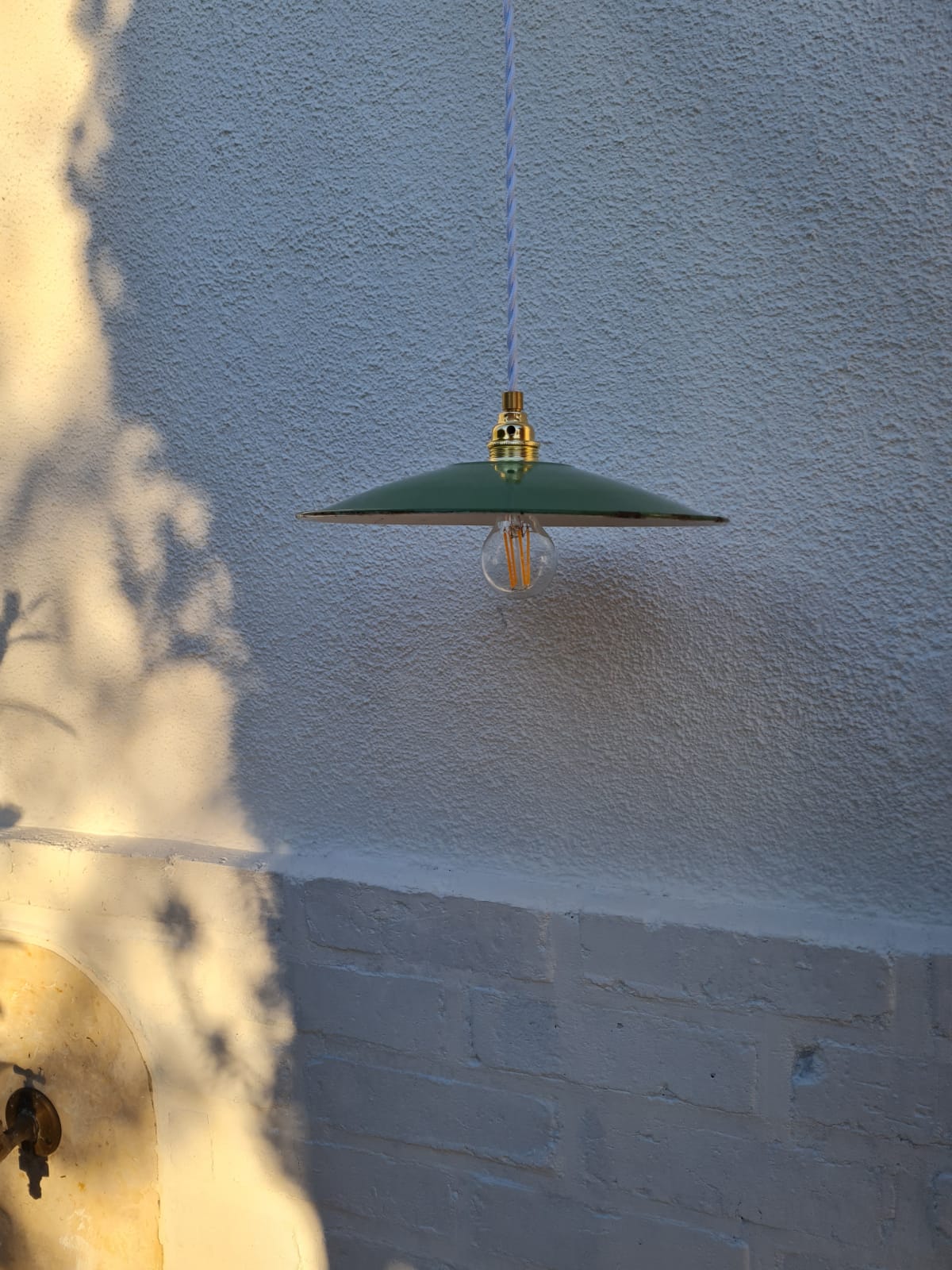 Suspension en tôle émaillée 1950