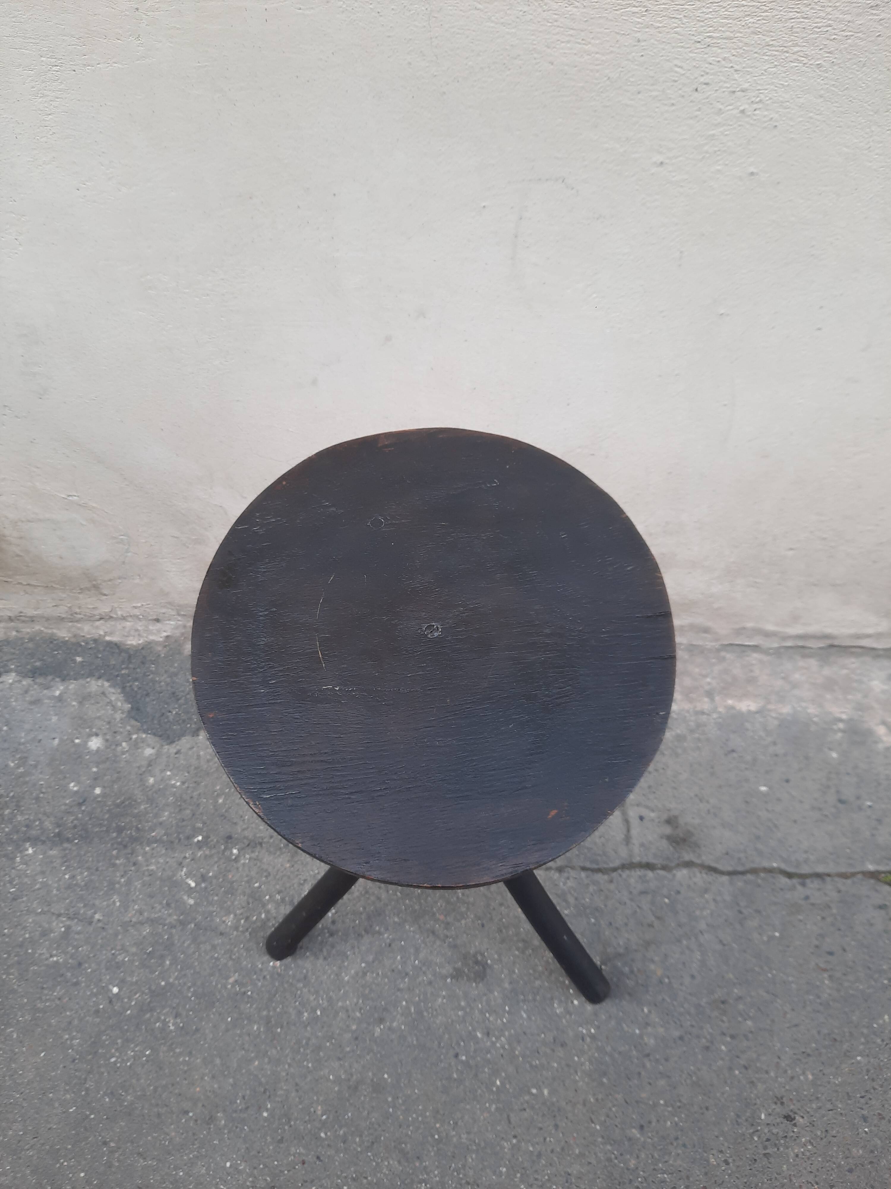 Table en bois courbé