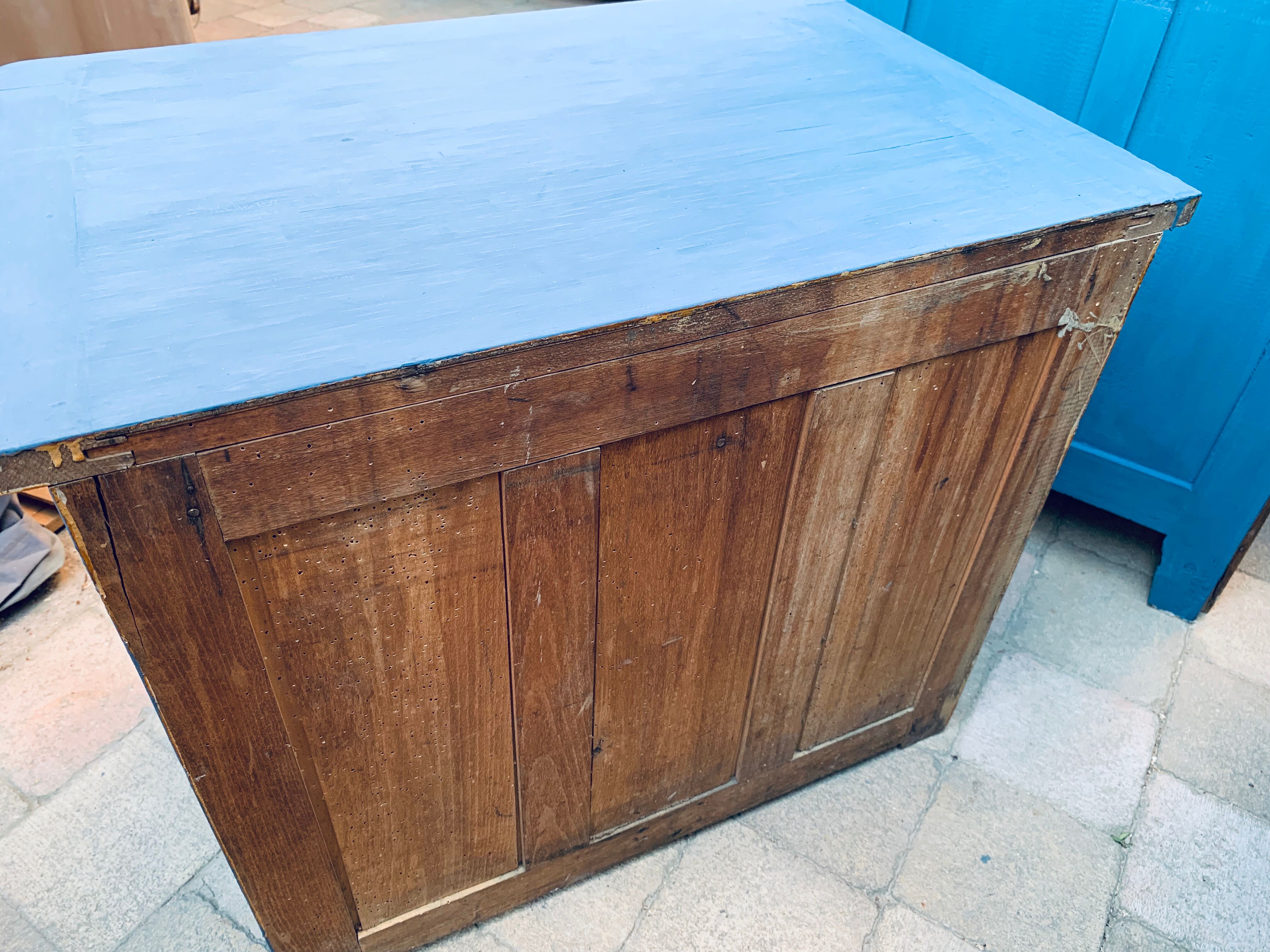 Parisian wardrobe and his bedside