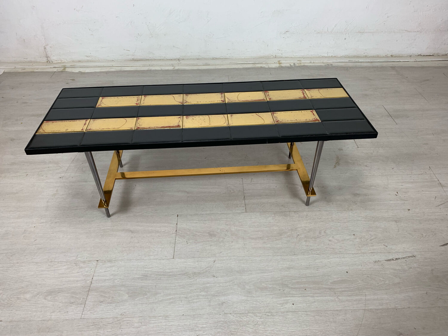 Ceramic coffee table