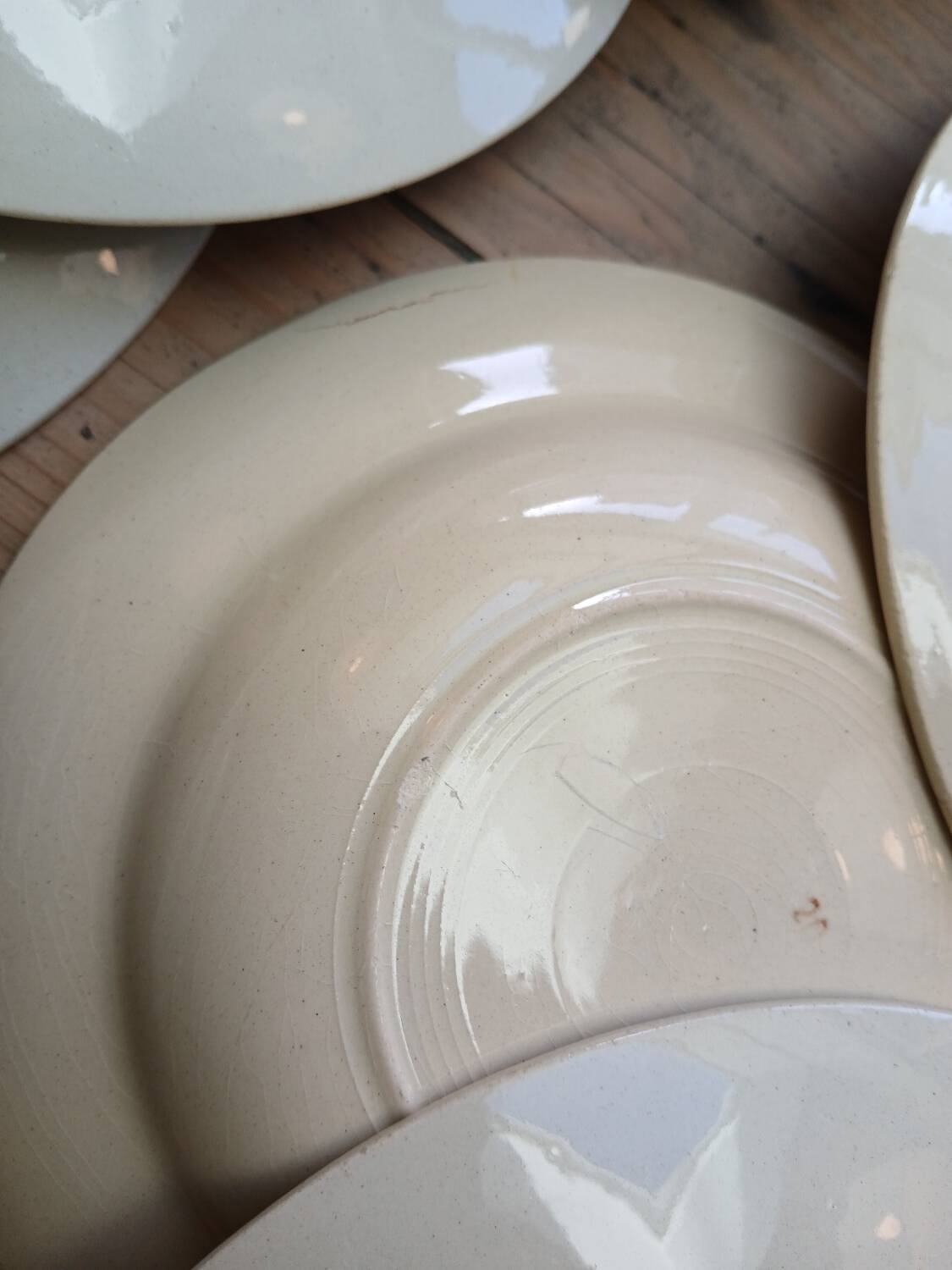 Lot de 12 assiettes creuses vintage motif bordeaux caramel