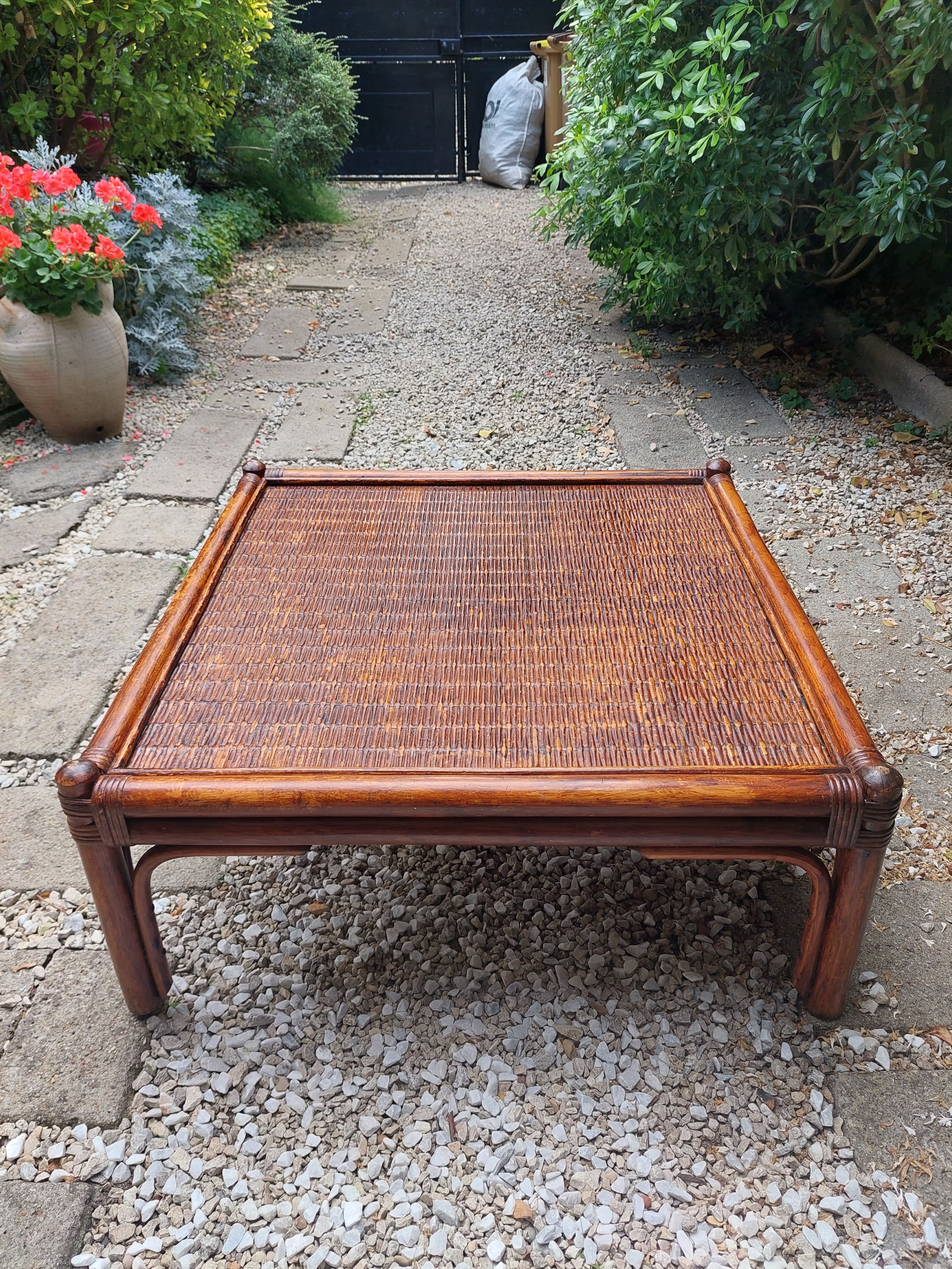 Table basse carré en rotin
