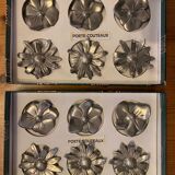 12 door knives Tin of the Manor