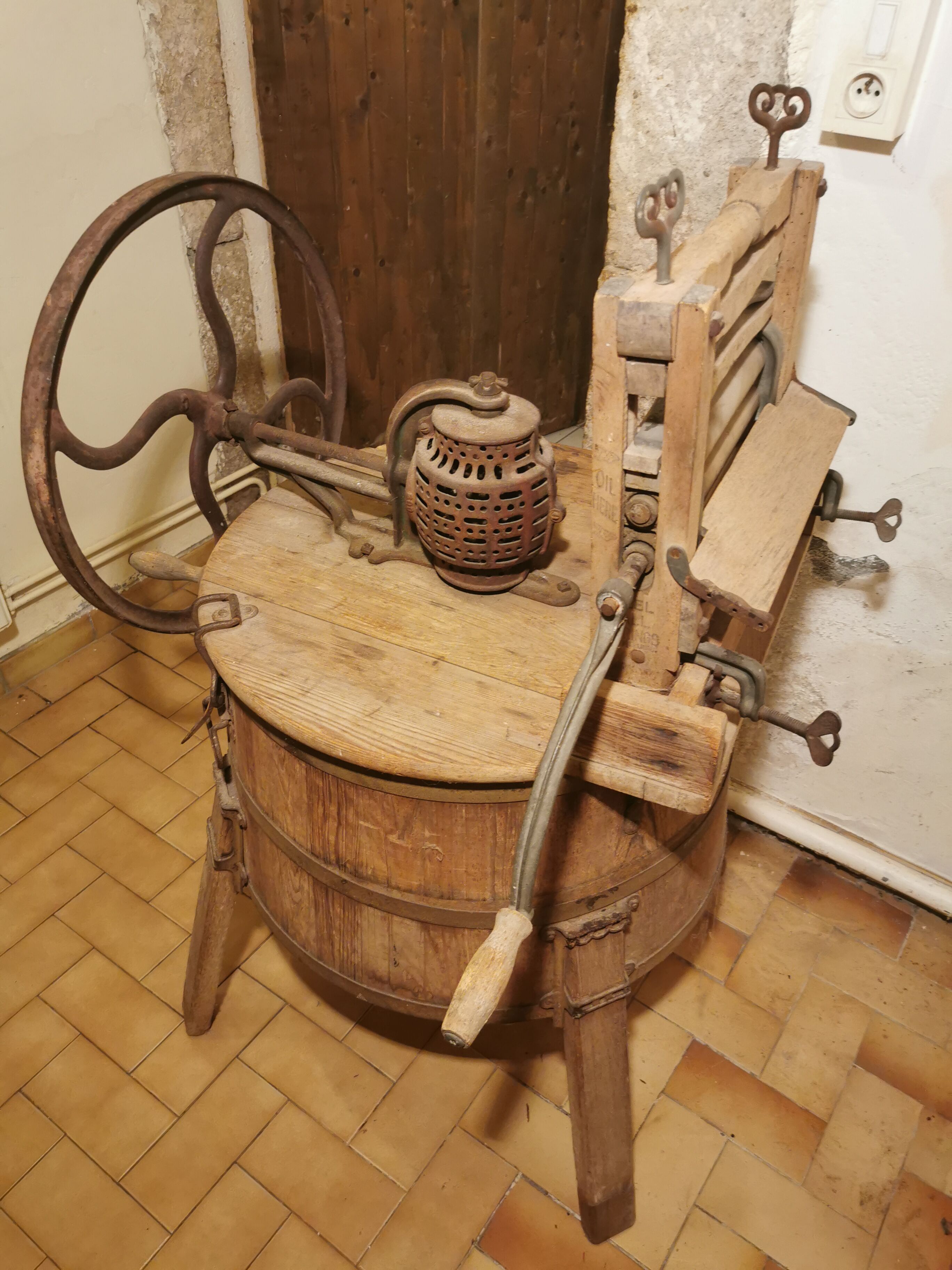 Essoreuse laveuse en bois époque 1900 Prima