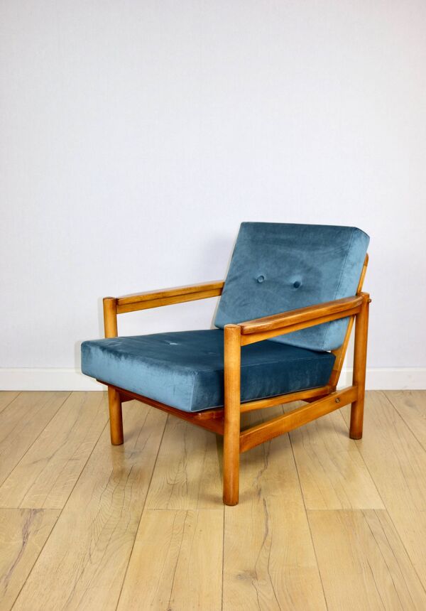Fauteuil vintage en bois marron et bleu mer design par Z. Bączyk - bois clair