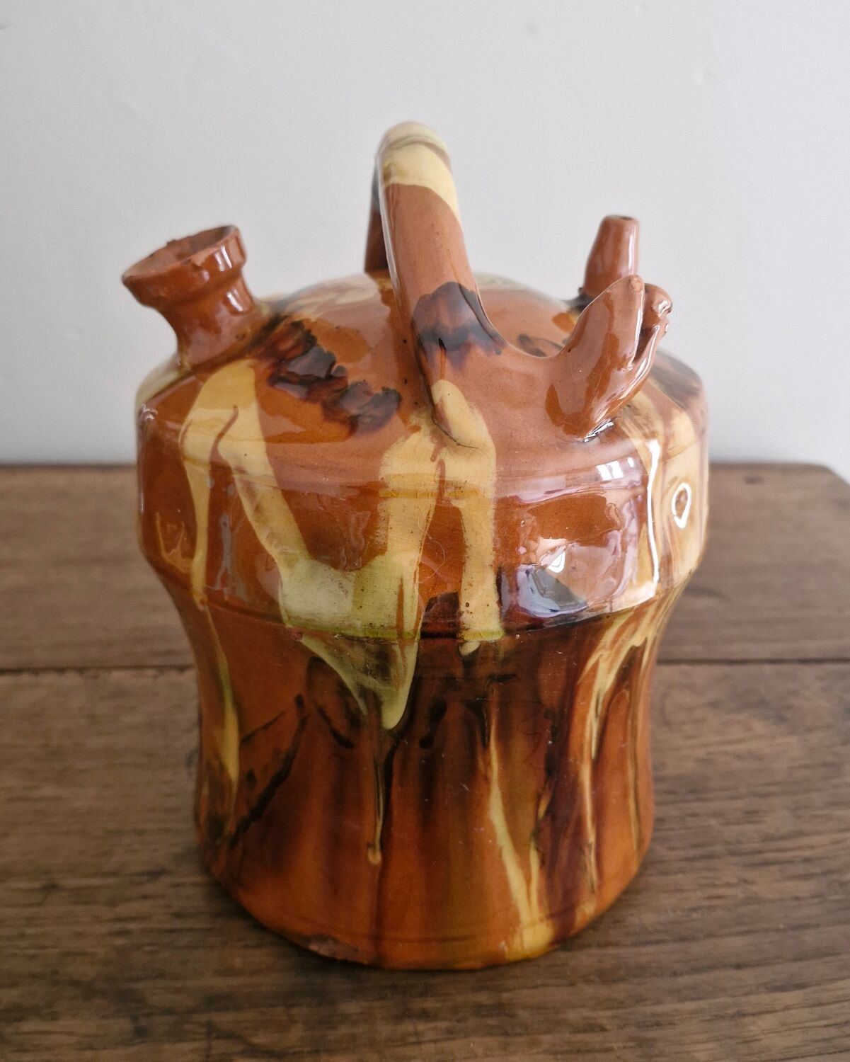 Jaspé decorated jug