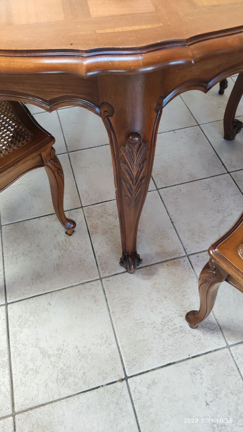 Round table and 6 chairs