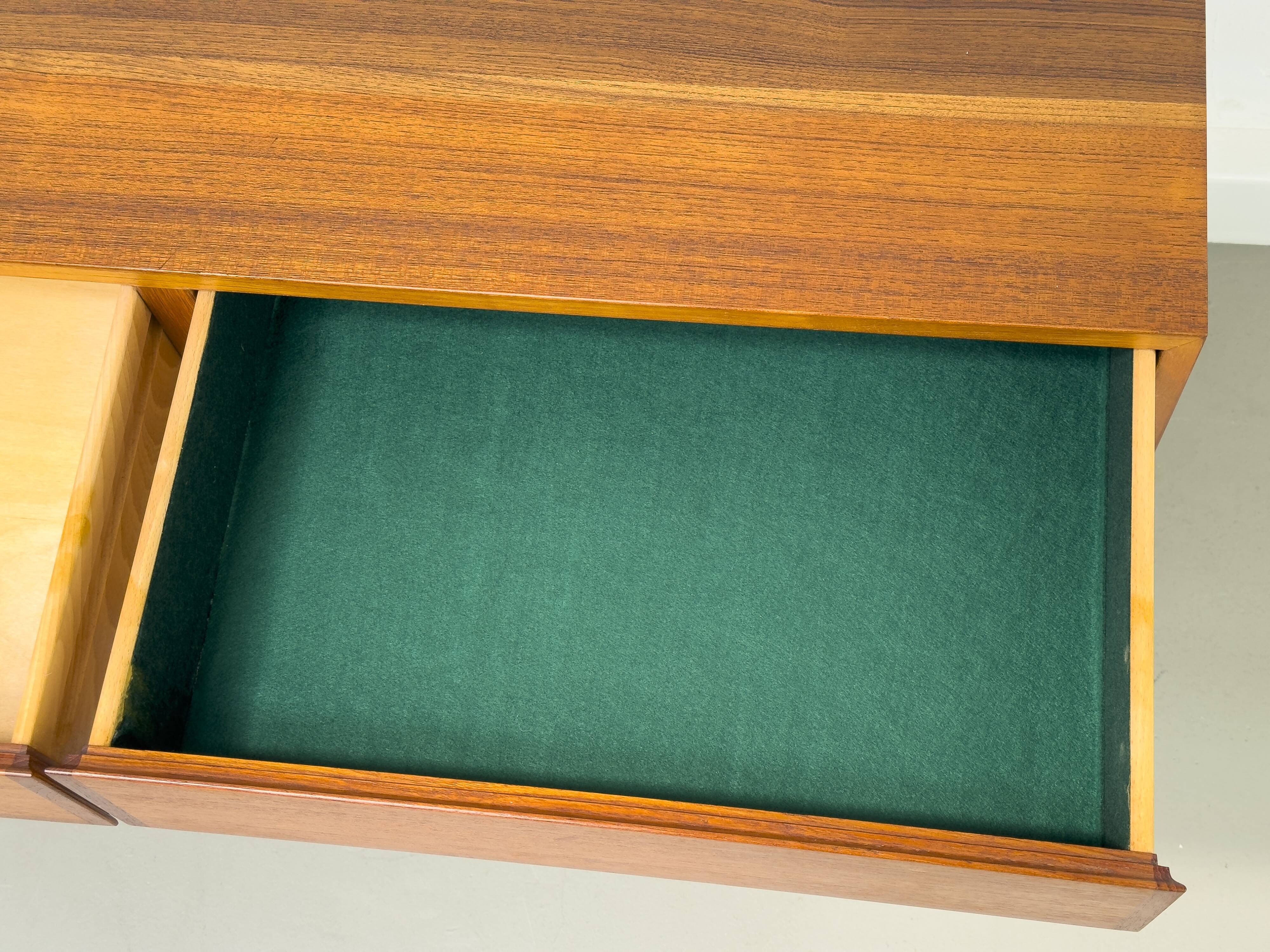 Buffet danois en teck avec tiroirs d'Omann Jun, 1970s