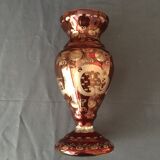 Vase en verre de bohême bordeaux tranparent et grave