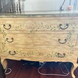 Provençal style chest of drawers