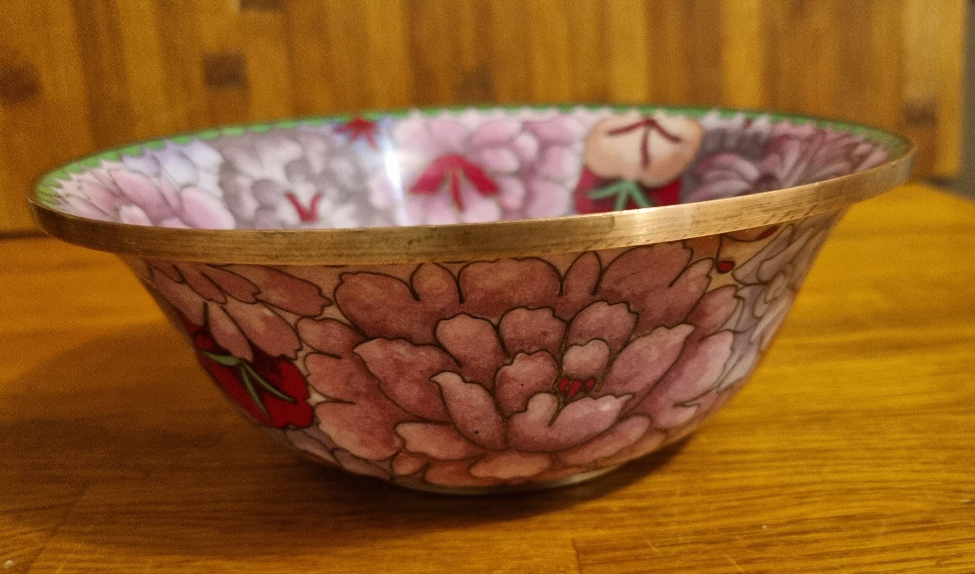 Chinese cloisonné pocket vase Floral pattern