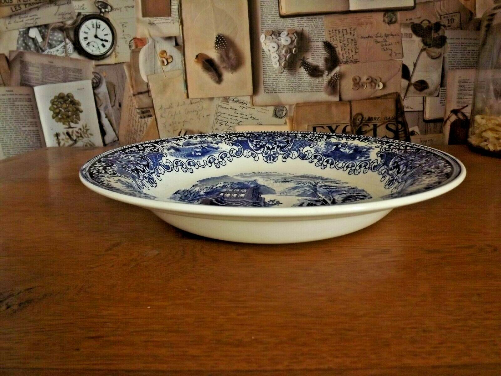 Round Serving Bowl Dutch Royal Sphinx Maastricht Cambridge Old England 3592