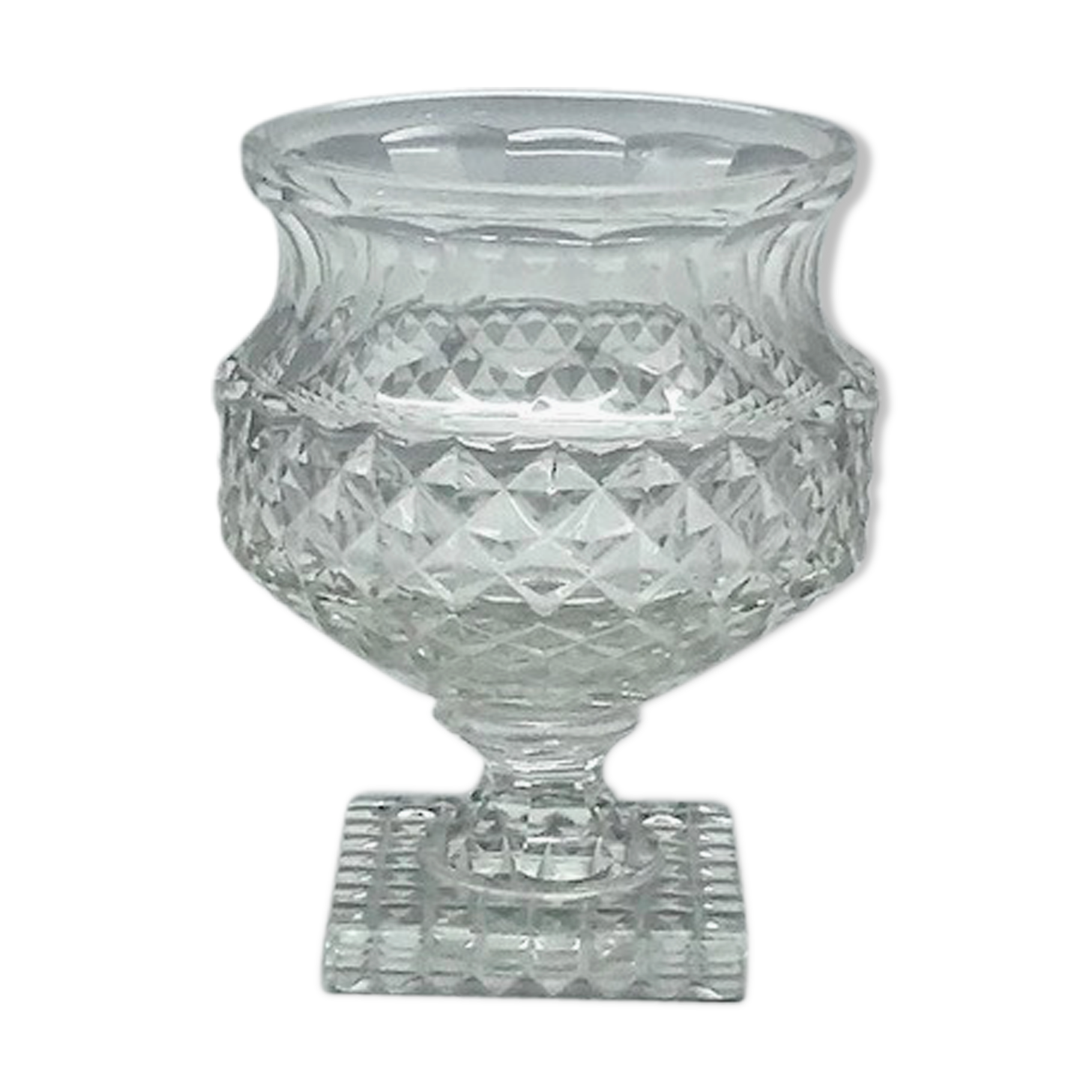 Vase médicis à motifs pointe de diamant