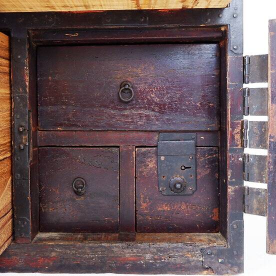 Antique Japanese todana tansu