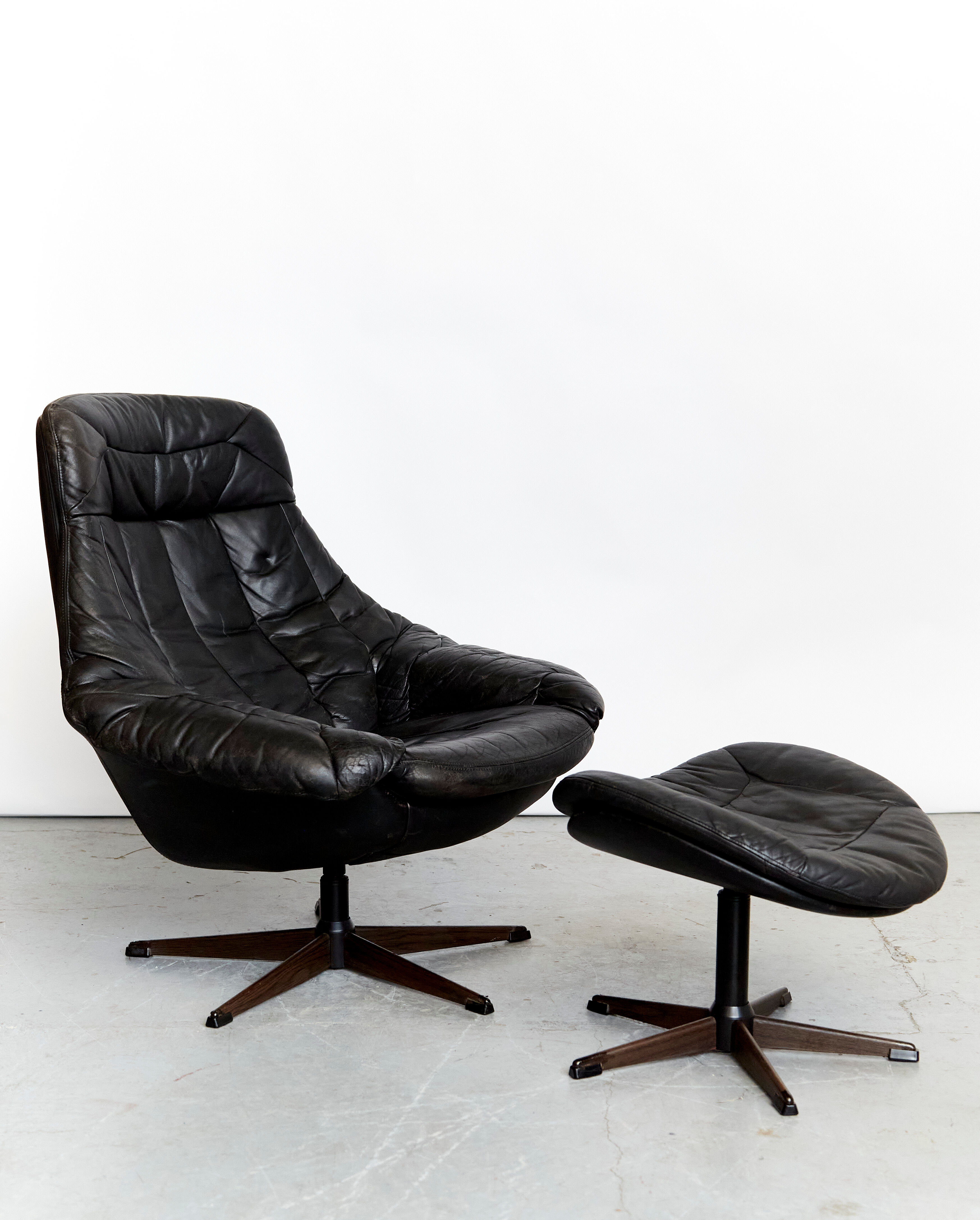 Swivel Lounge Chair by H.W. Klein for Bramin
