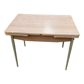 Formica table with extensions