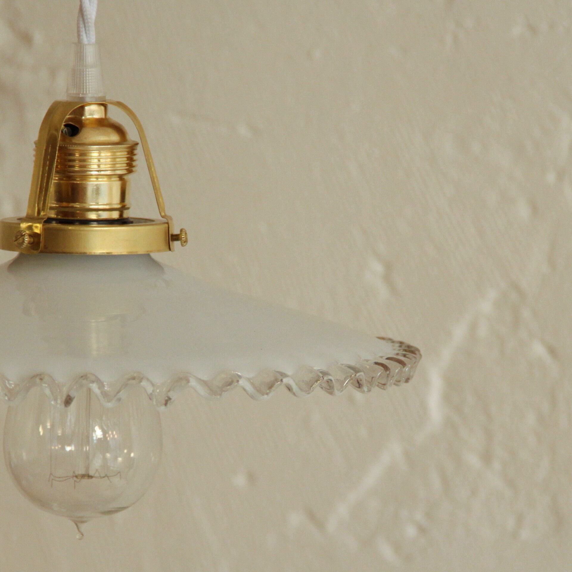 Hanging Lampshade former opaline white edging transparent