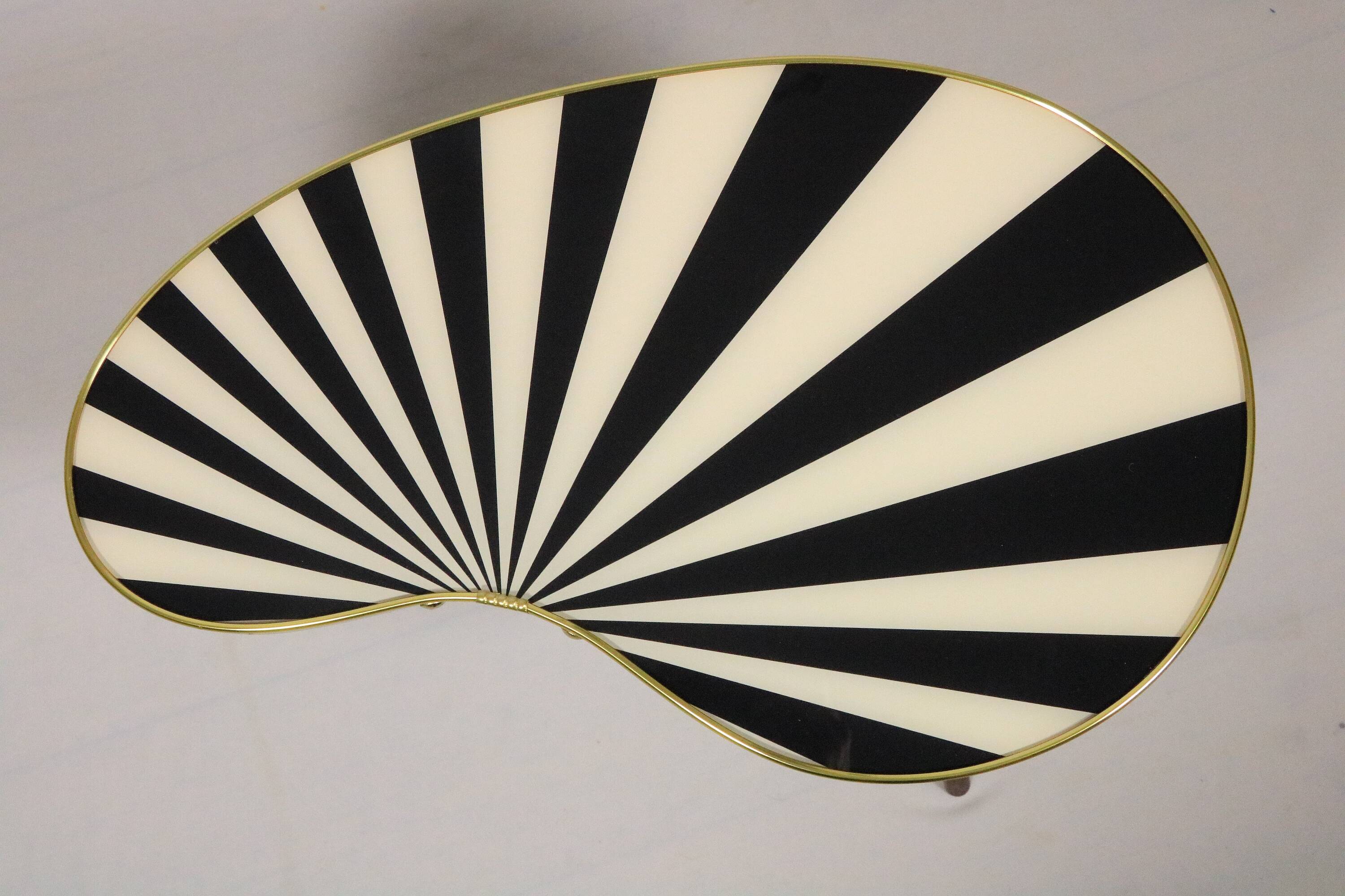 Small side table, kidney-shaped, black and white stripes, 3 elegant legs, 50s style
