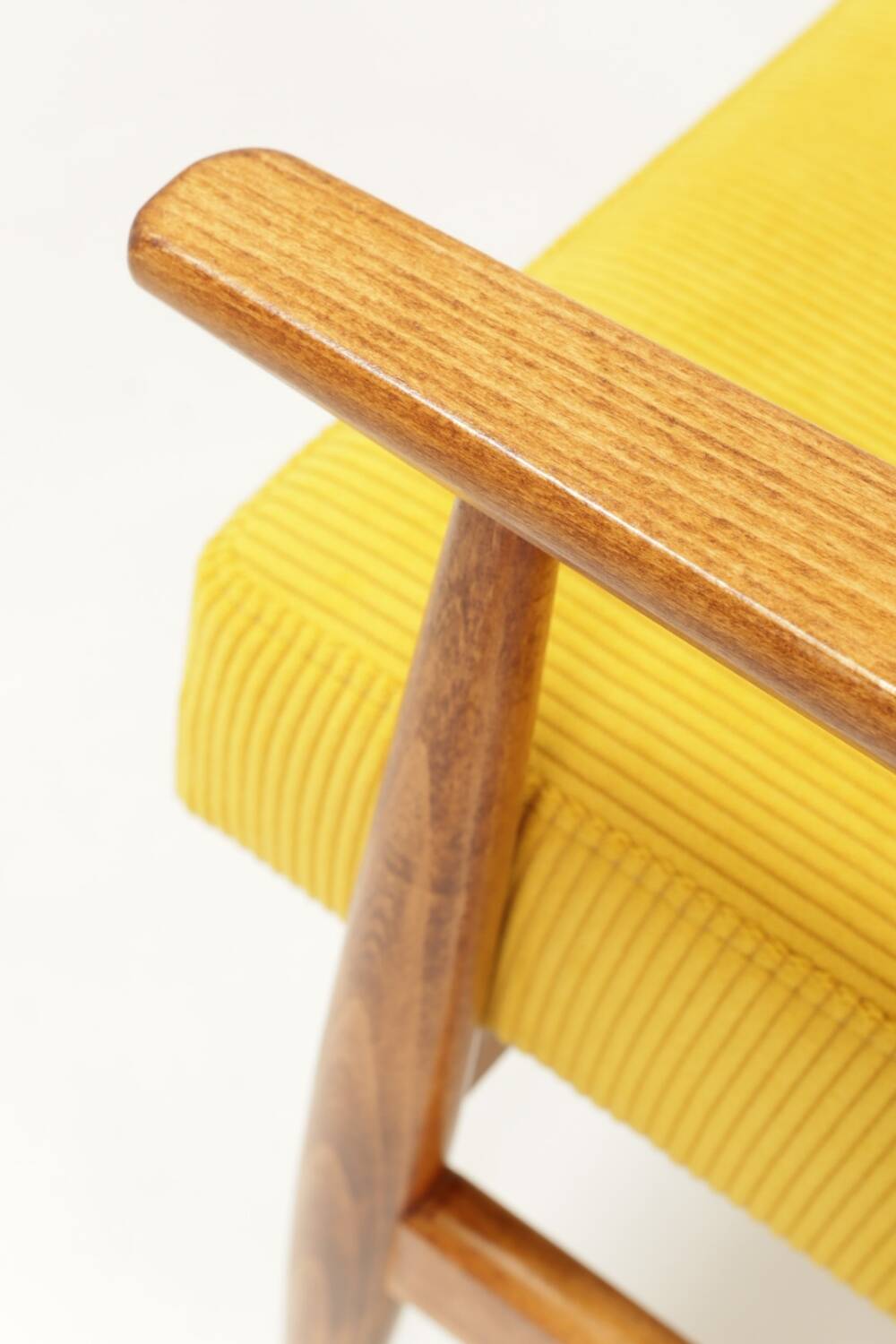 Fauteuil vintage jaune velours côtelé Scandinavian design by H.Lis
