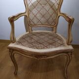 Paire de fauteuils cannés de style louis XV