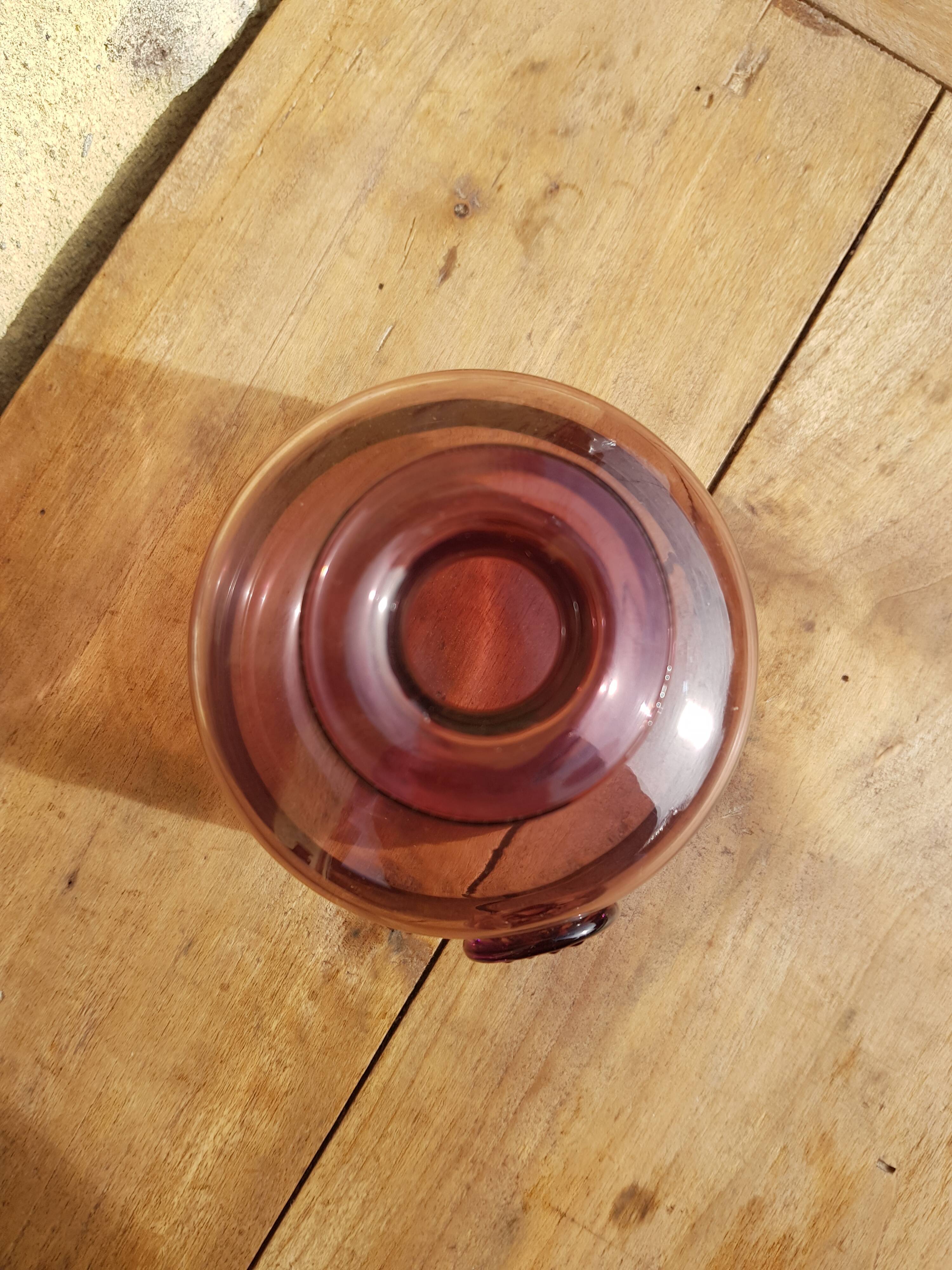 Vase en verre transparent violet