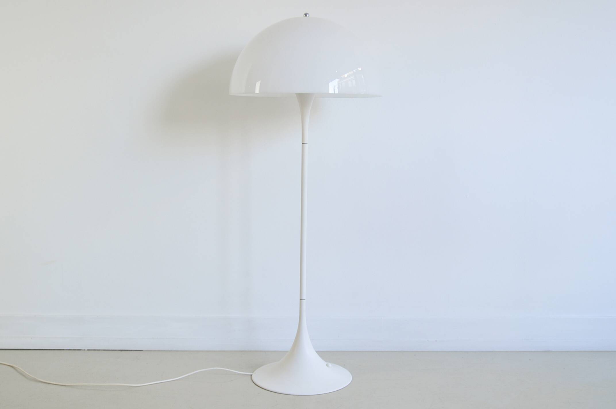 Lampadaire Panthella de Verner Panton pour Louis Poulsen