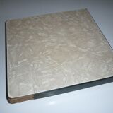 Dessous de plat formica gris et bord noir