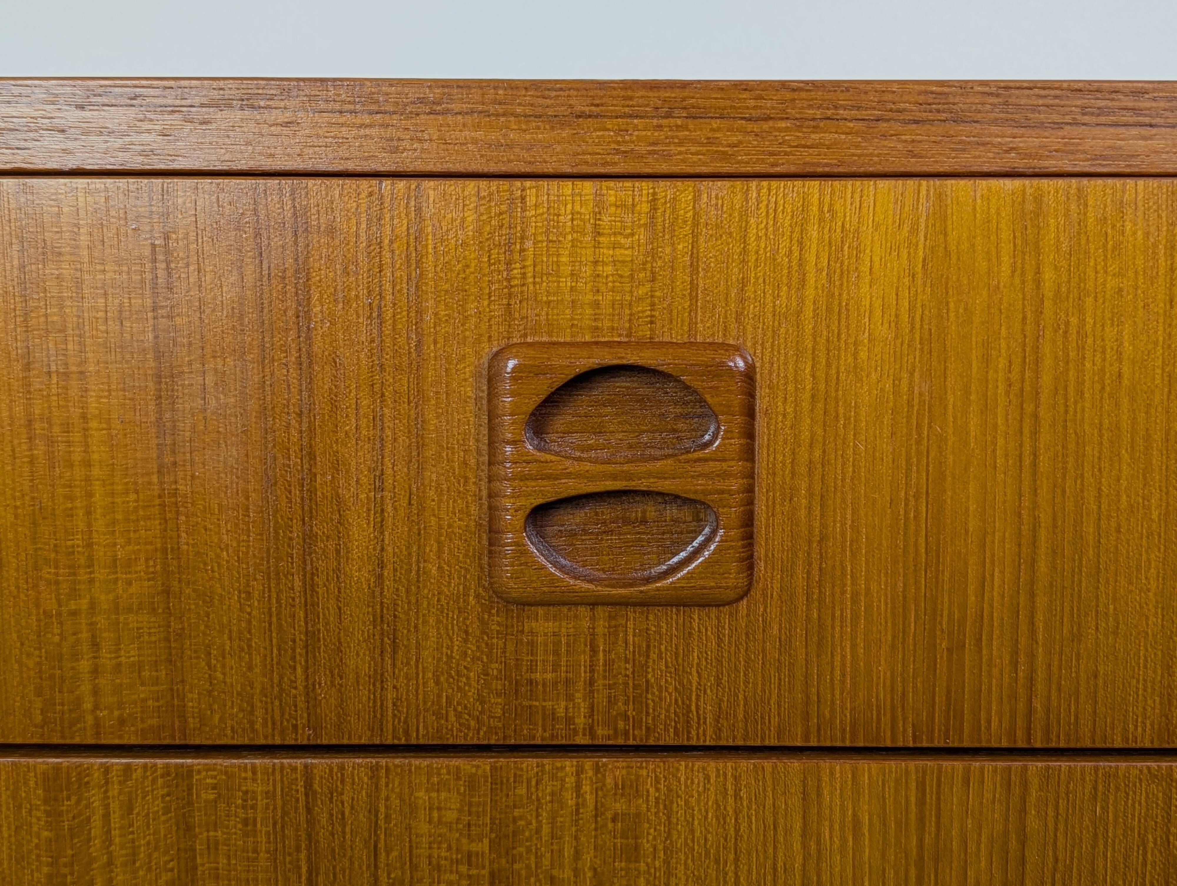 Scandinavian chest of drawers
