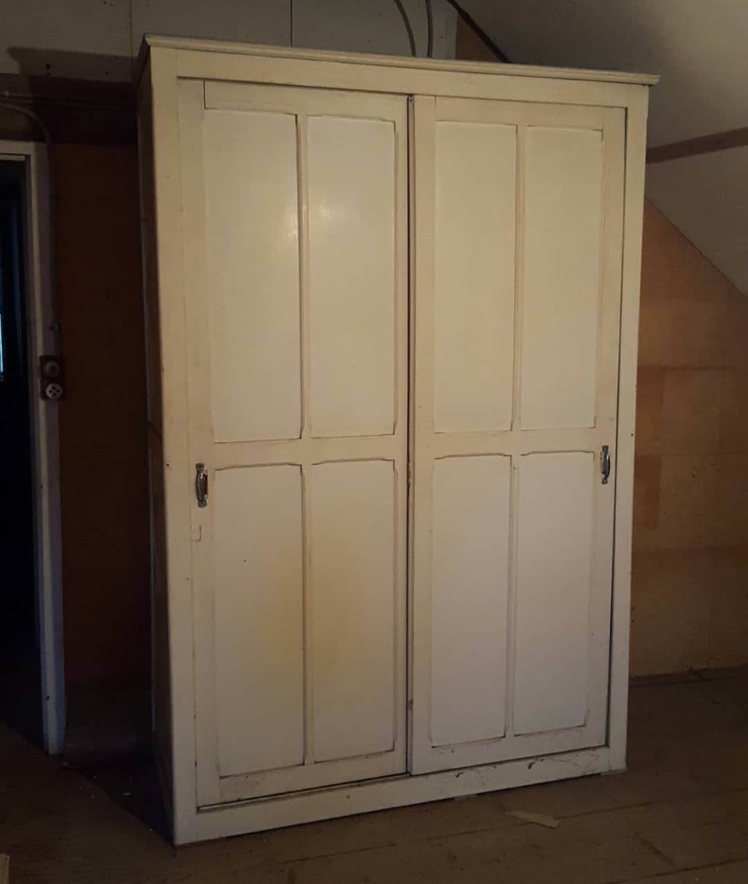 Large Parisian wardrobe with sliding doors