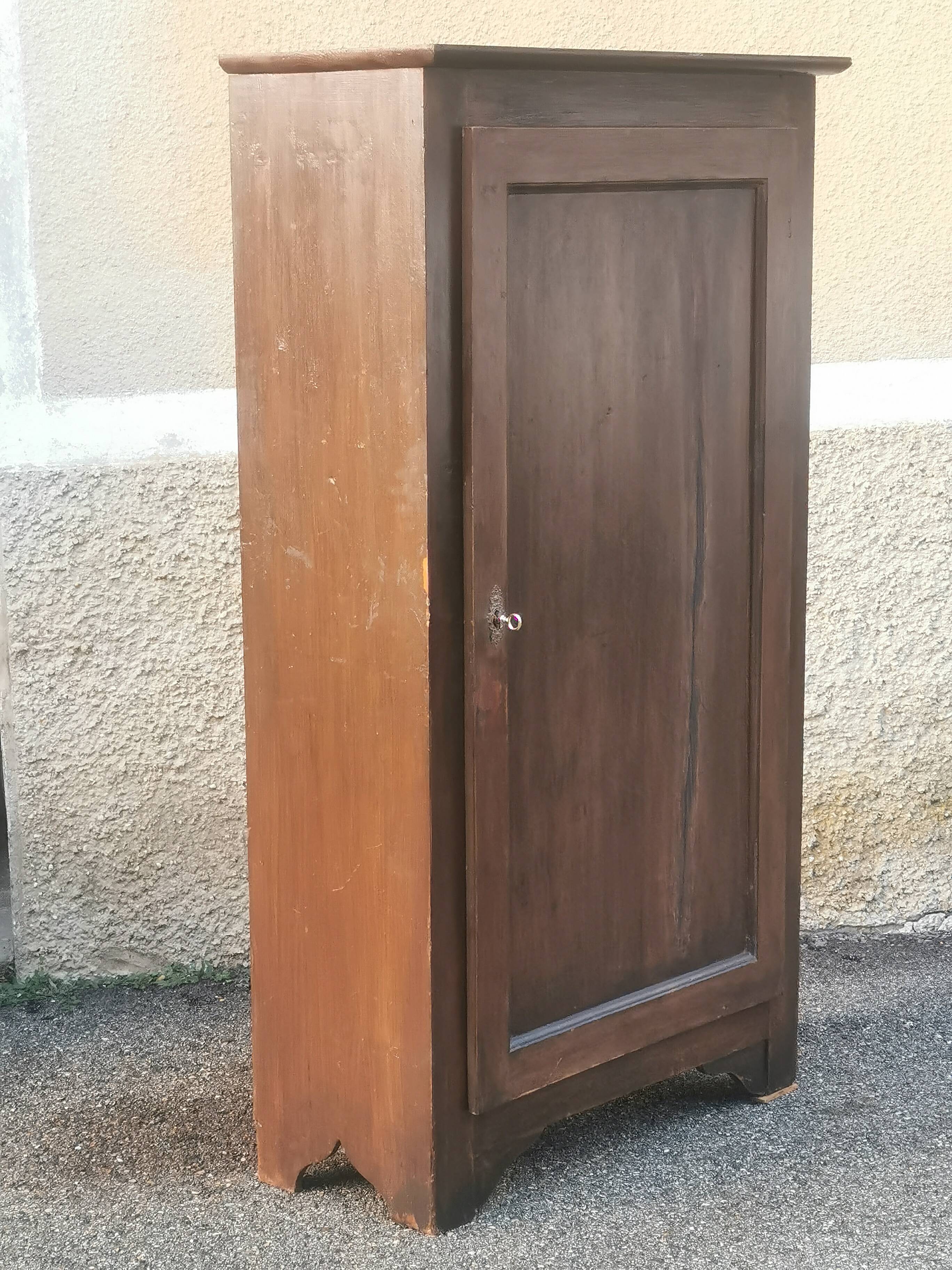 Antique sideboard with 1 door