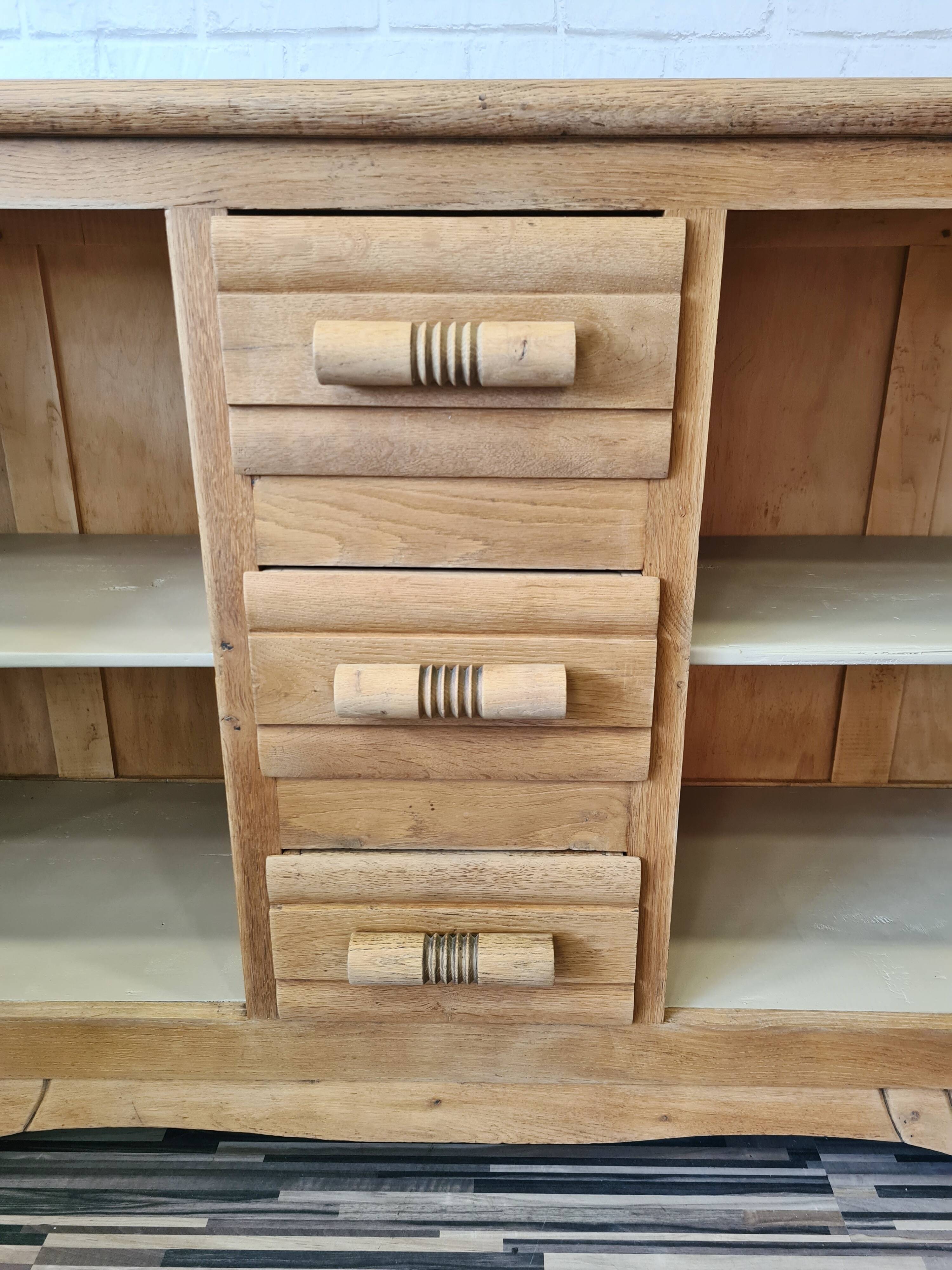 Enfilade brutalist style 40s renovated in raw wood