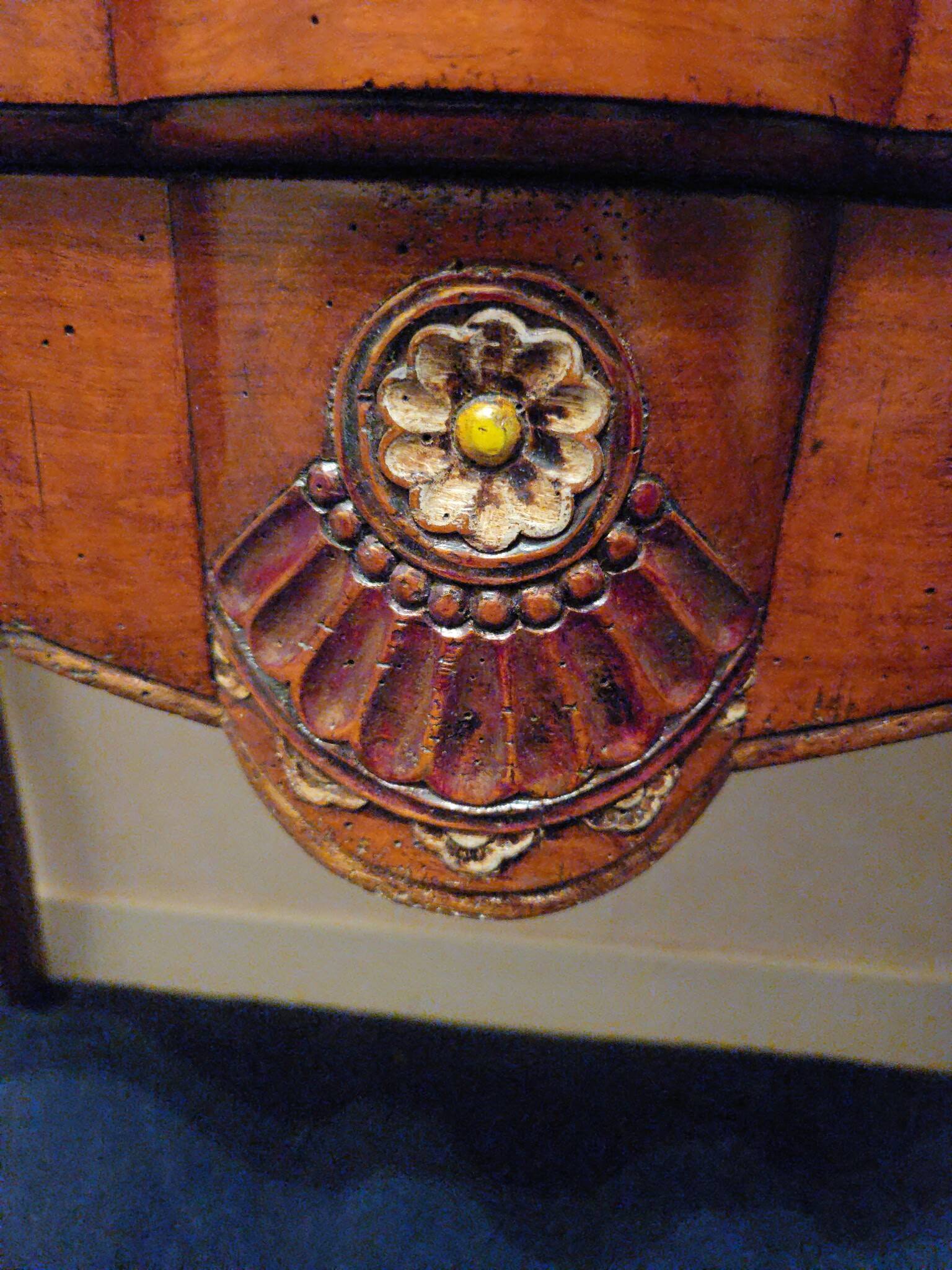 Commode dite Perruquière, Style Louis XV