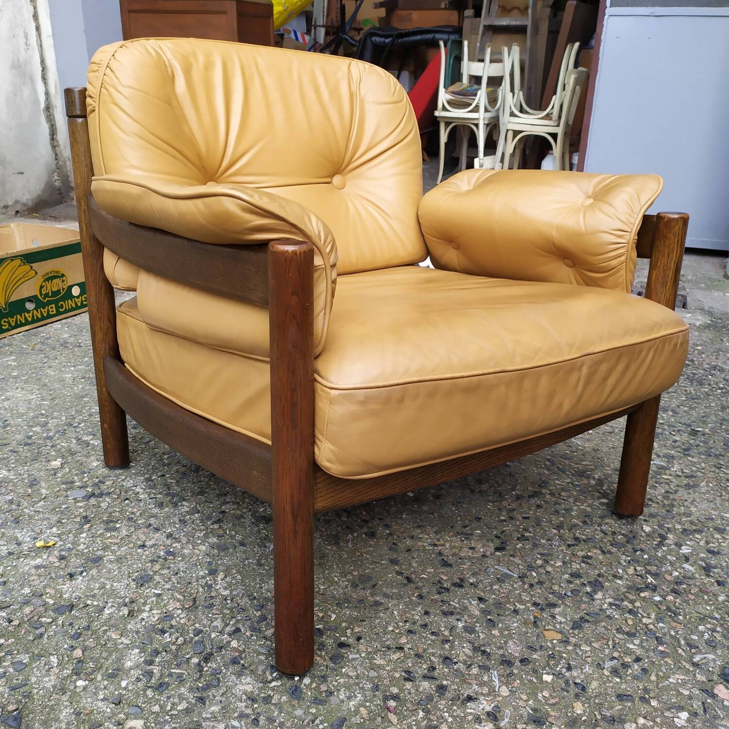 Scandinavian leather lounge