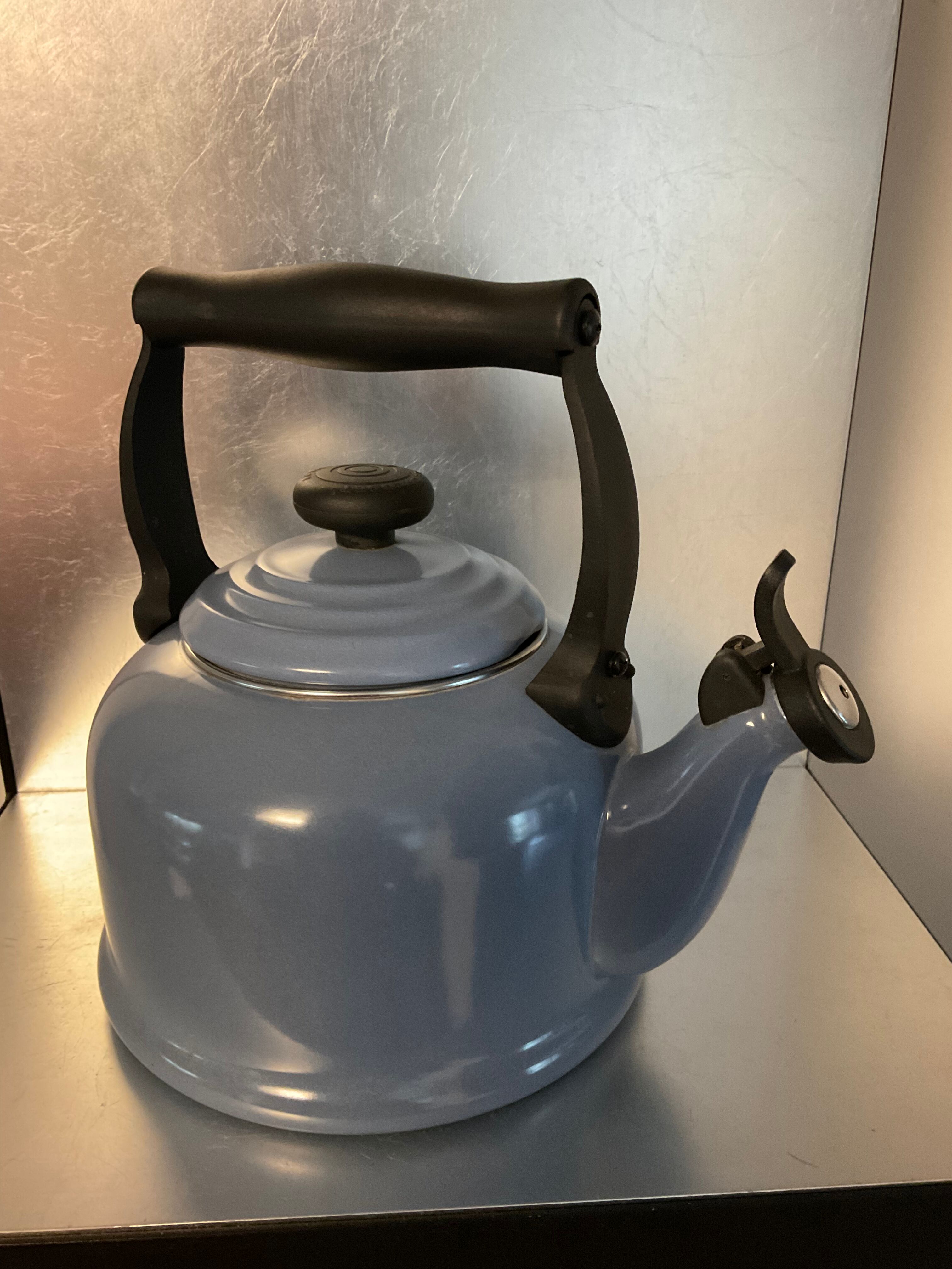 Kettle "le Creuset" 2.1 liters
