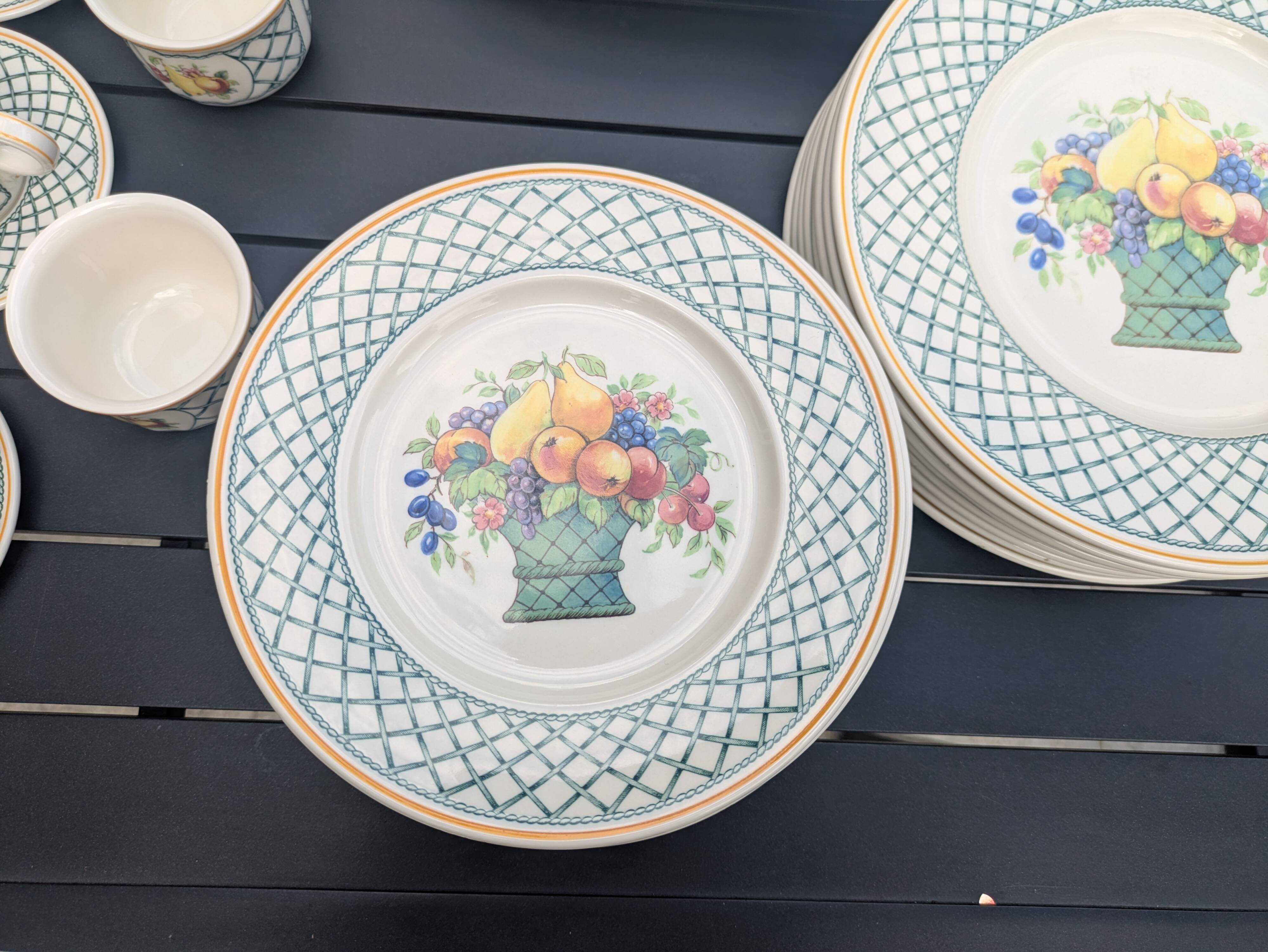 Service Basket Villeroy and Bosch 69 pieces